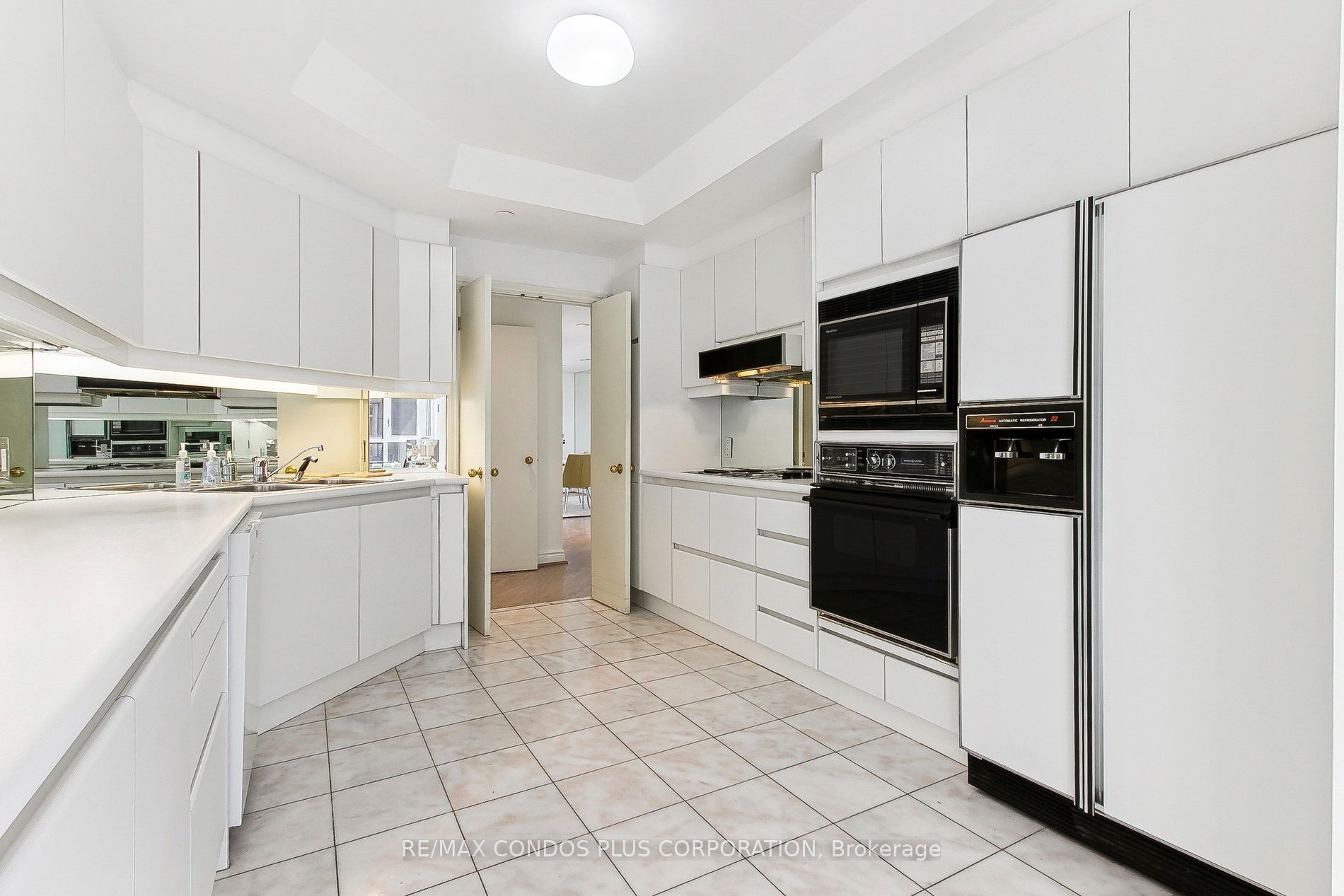 211 Queens Quay W 1013 Property Photo 15