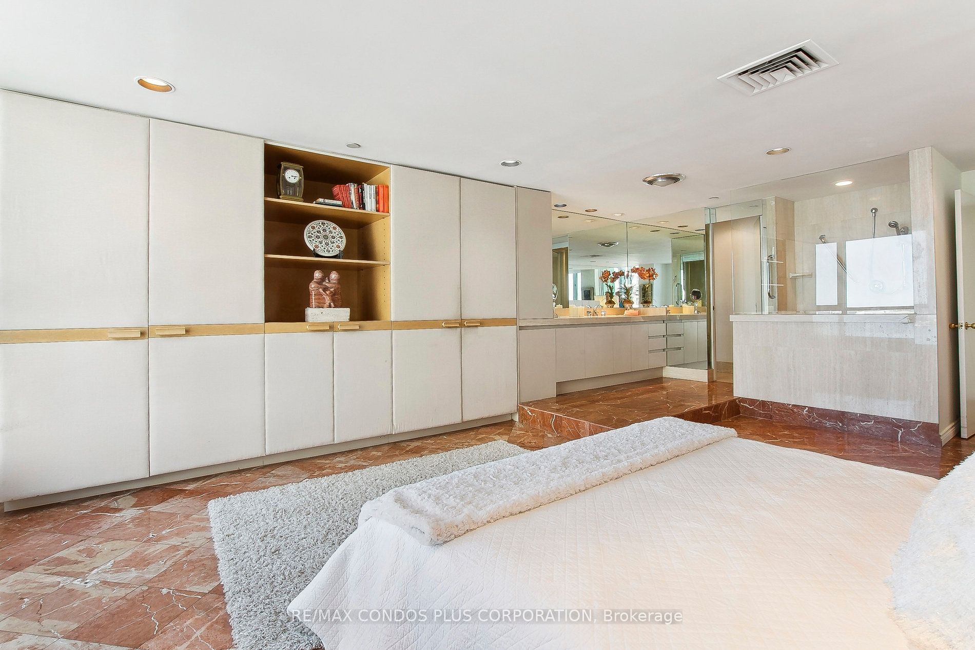 211 Queens Quay W 1013 Property Photo 21