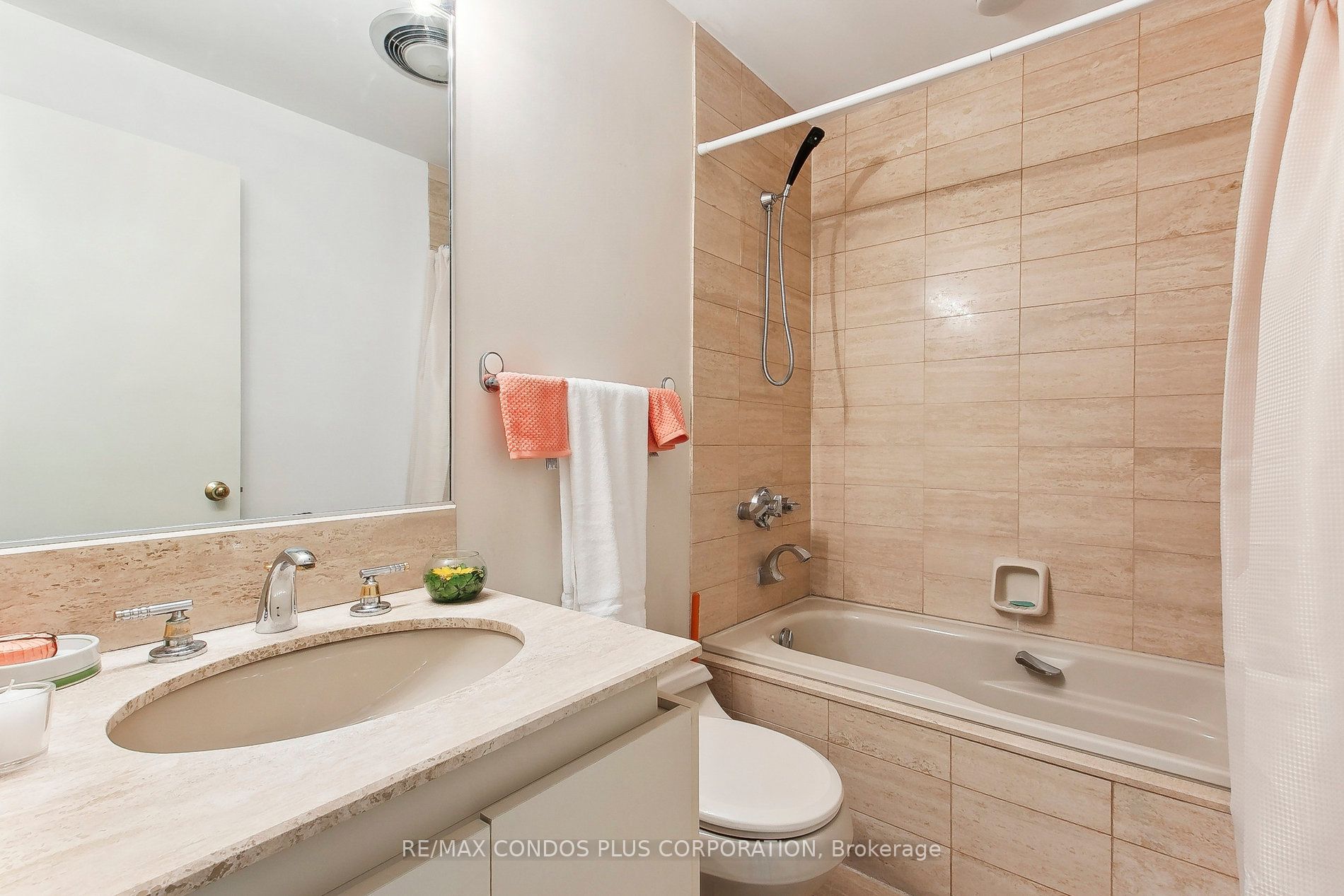 211 Queens Quay W 1013 Property Photo 26