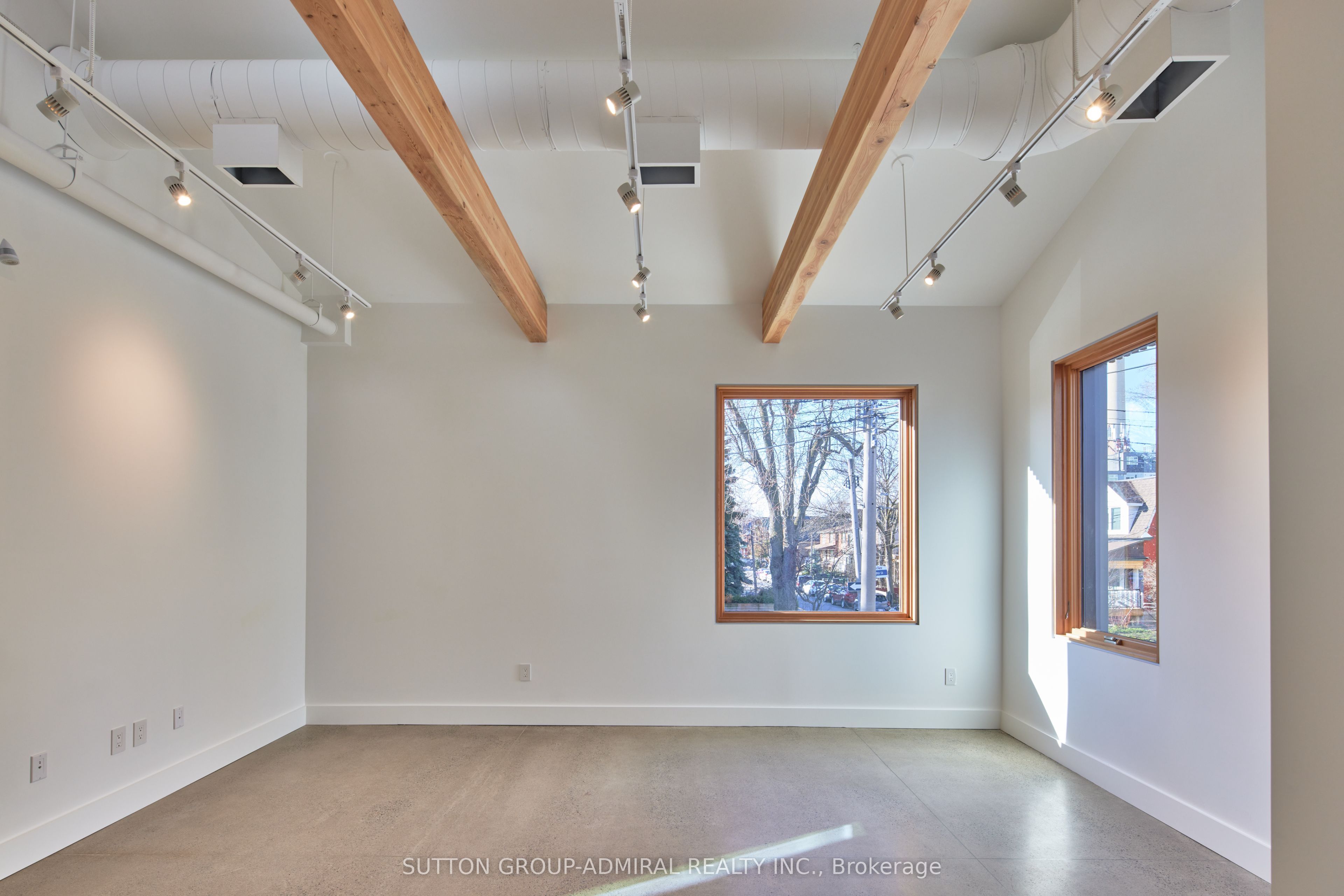 #205 - 86a Nassau Street Property Photo 3