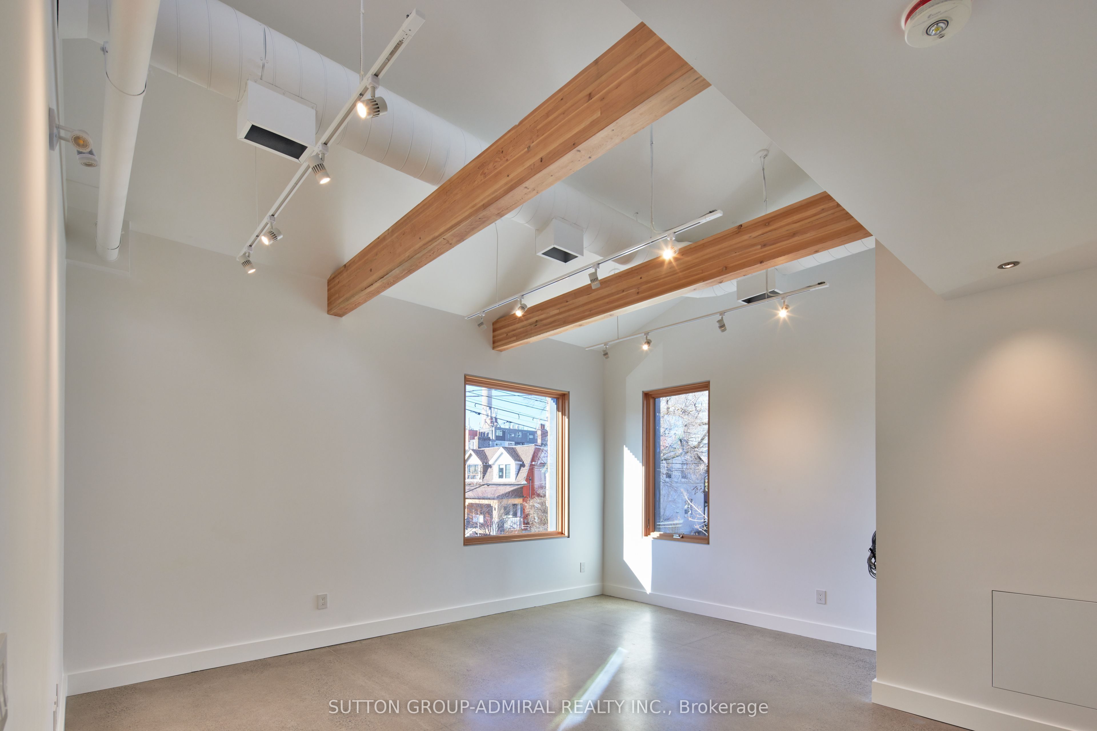 #205 - 86a Nassau Street Property Photo 4