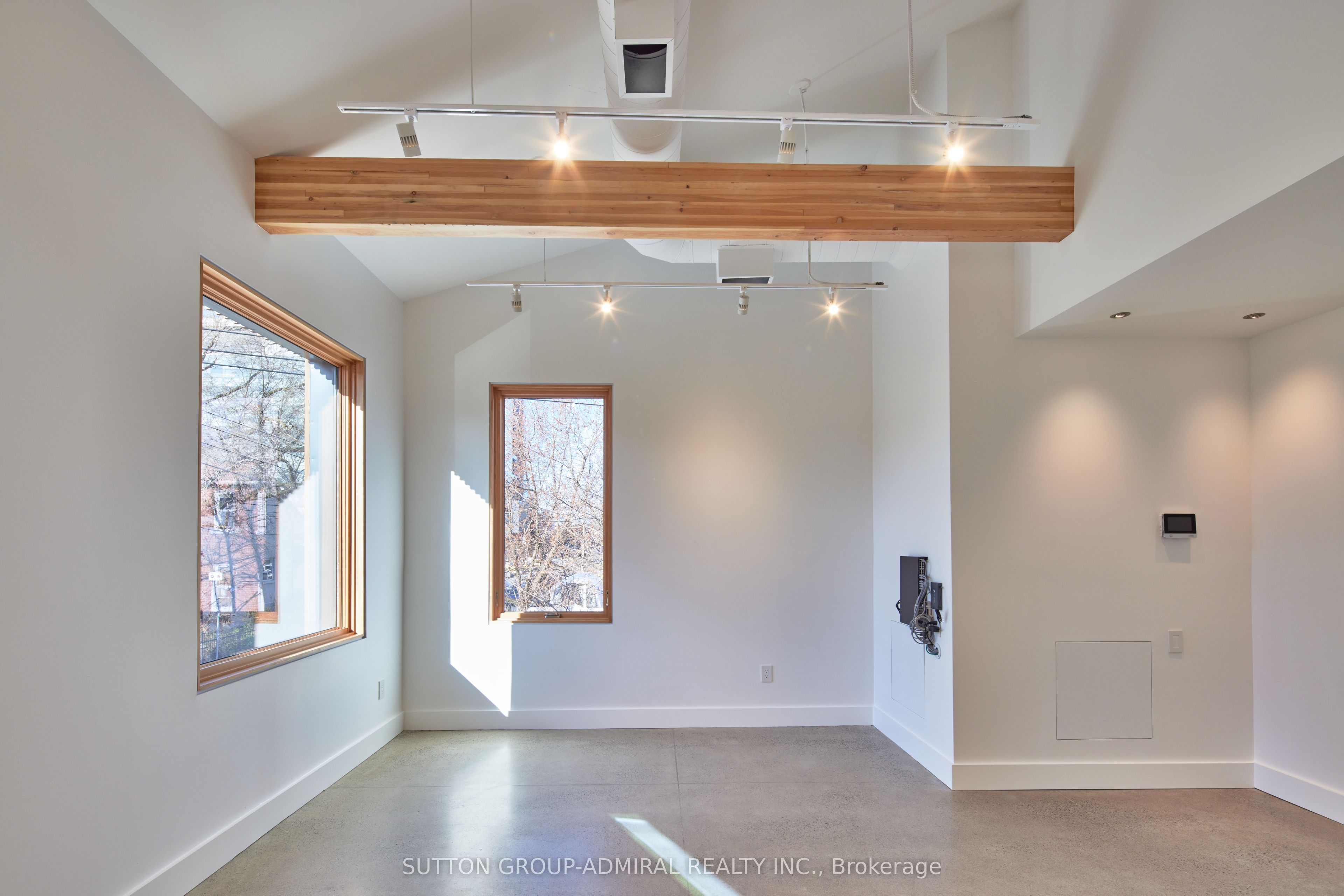 #205 - 86a Nassau Street Property Photo 5
