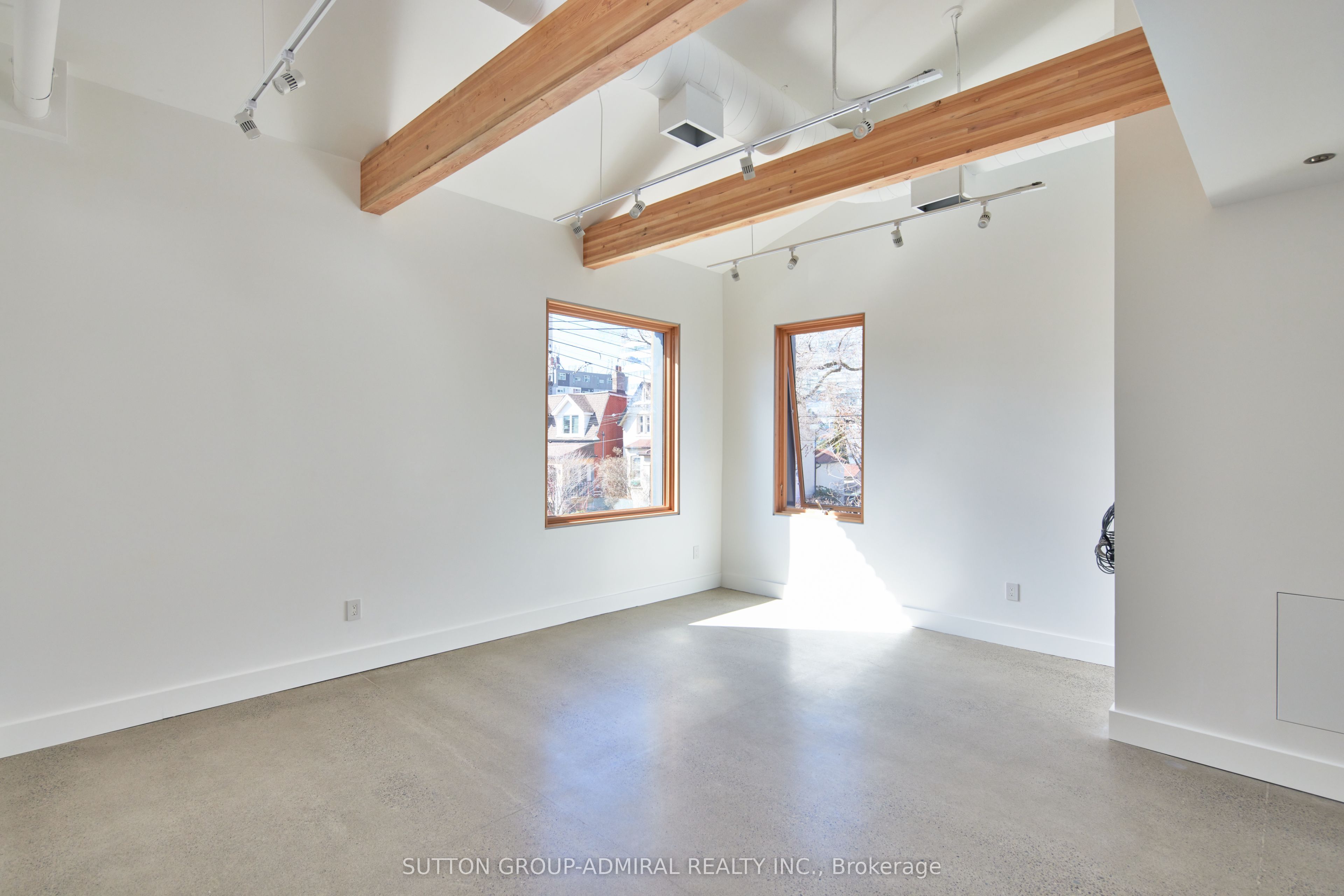 #205 - 86a Nassau Street Property Photo 7