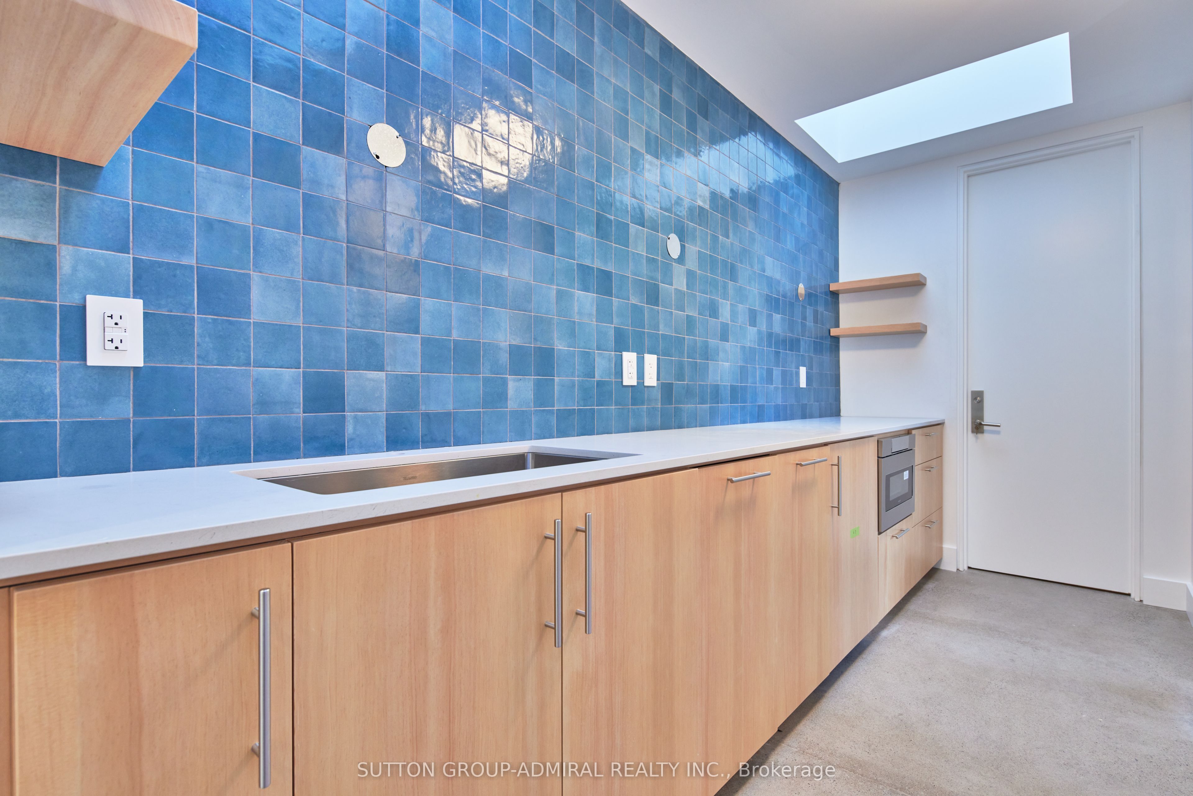 #205 - 86a Nassau Street Property Photo 9