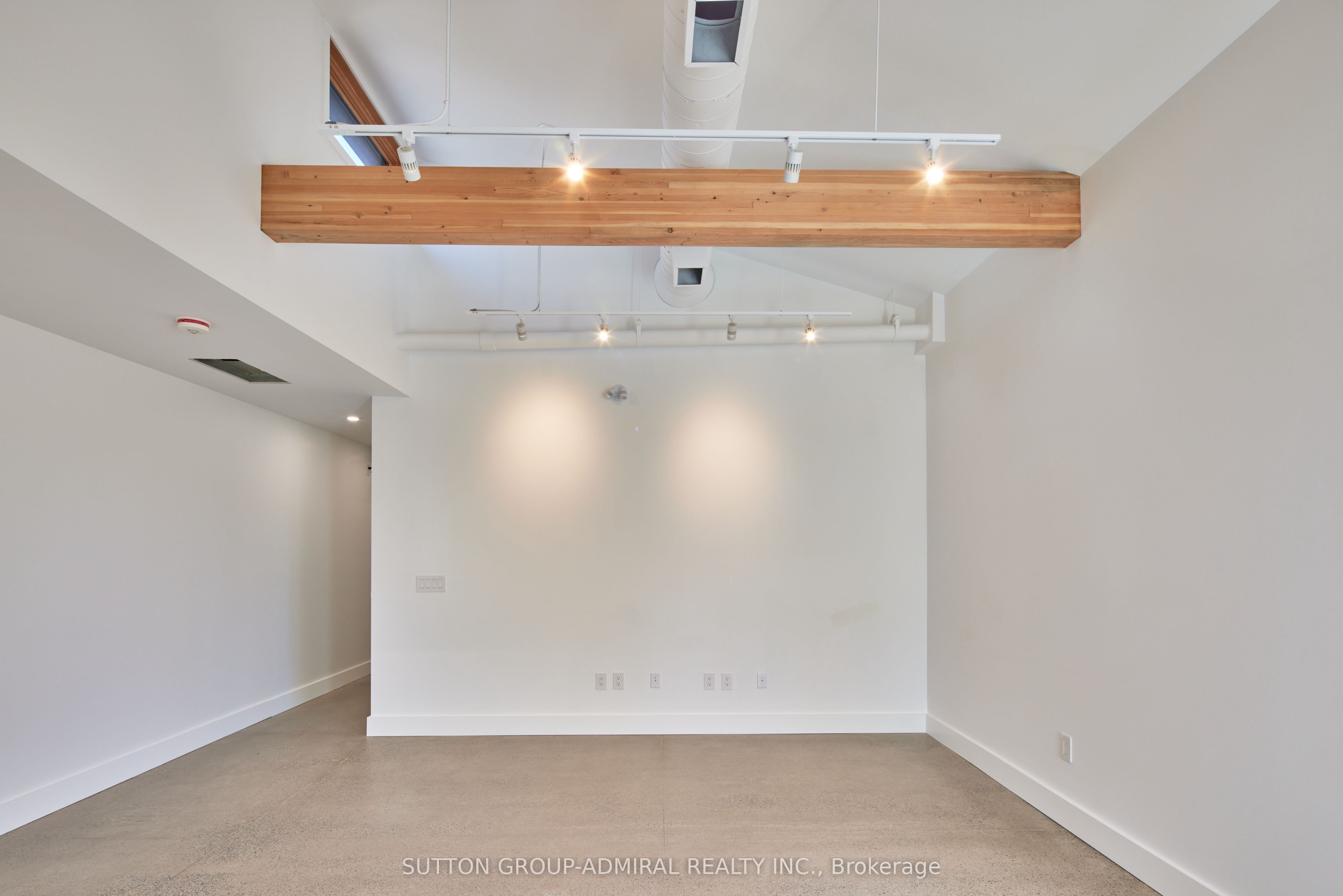 #205 - 86a Nassau Street Property Photo 13
