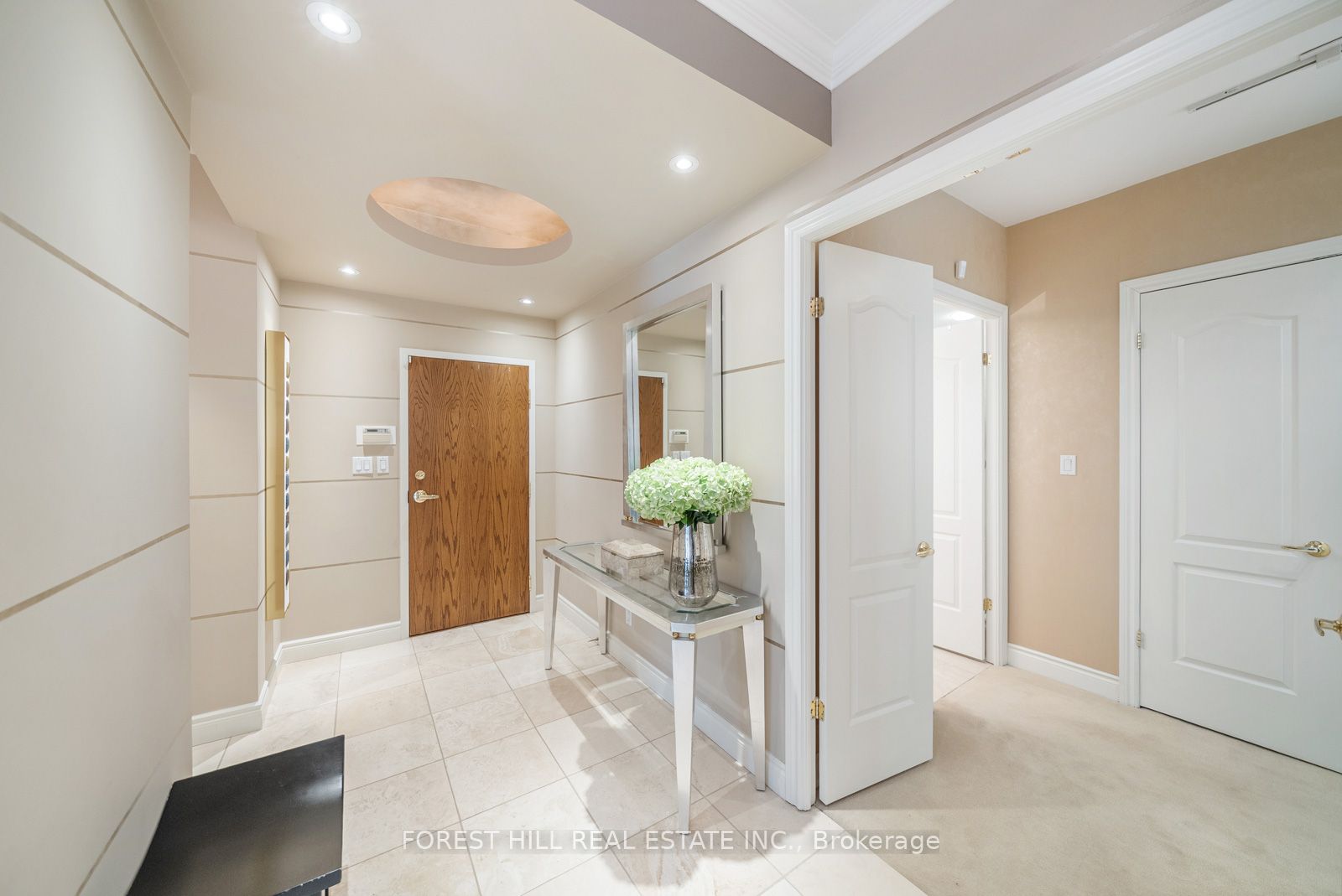 #221 - 11 William Carson Crescent Property Photo 4