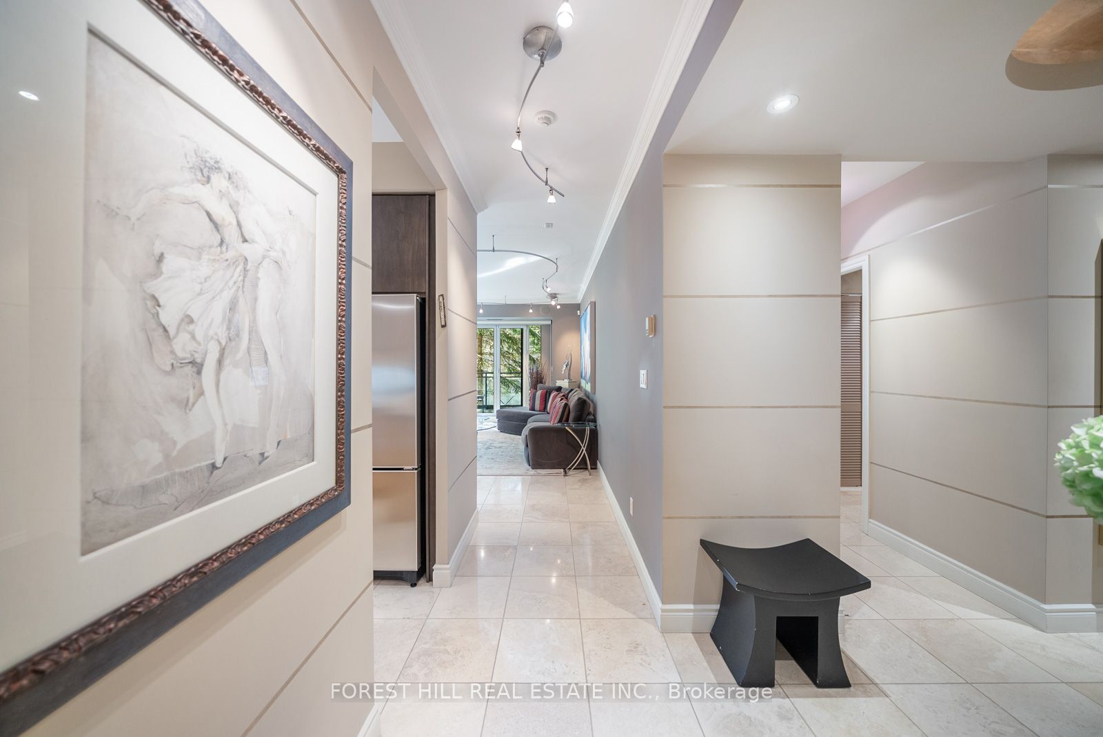 #221 - 11 William Carson Crescent Property Photo 5