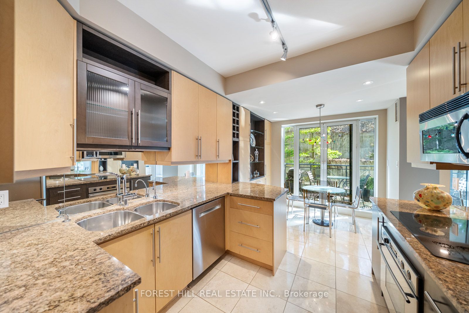 #221 - 11 William Carson Crescent Property Photo 6