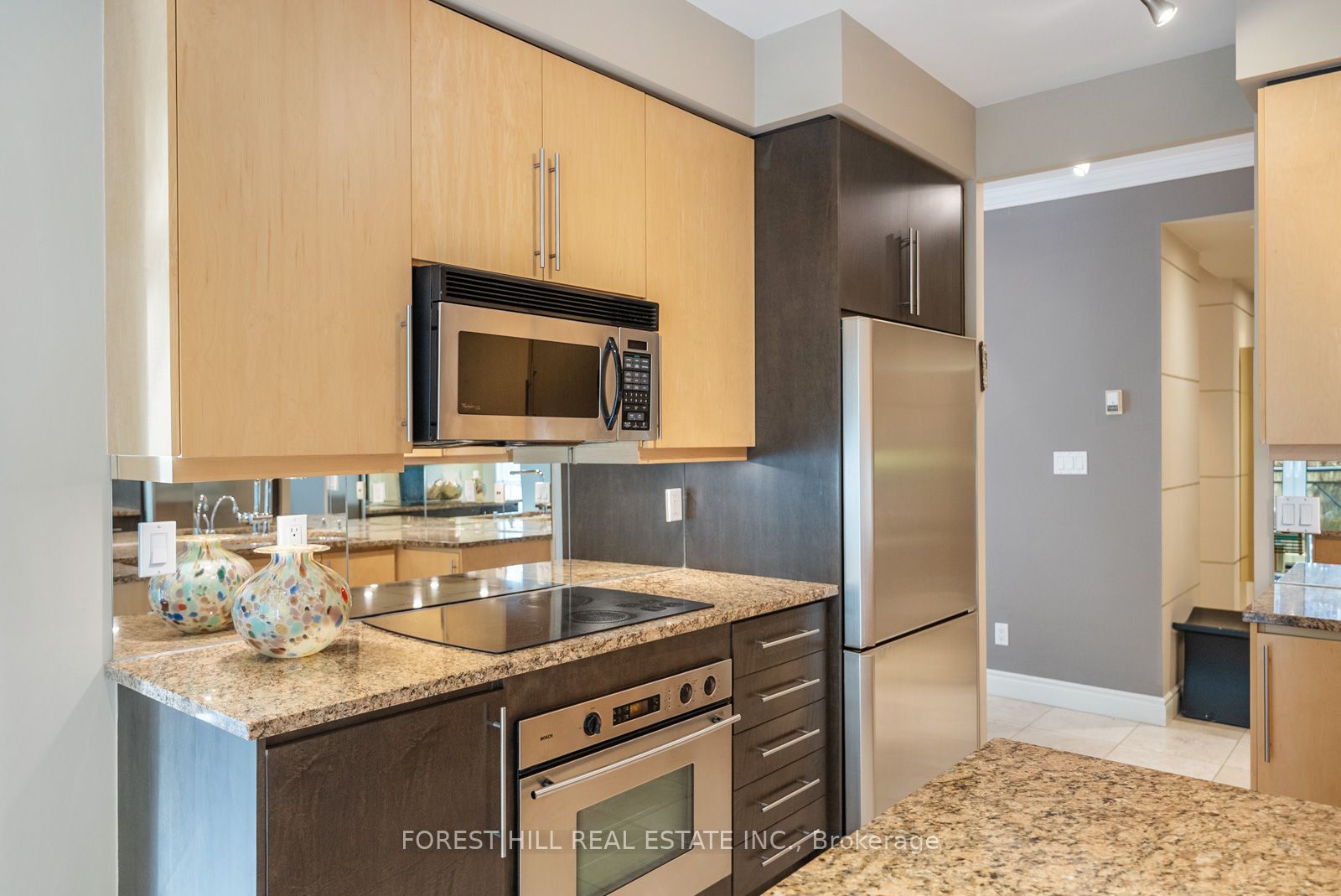 #221 - 11 William Carson Crescent Property Photo 11