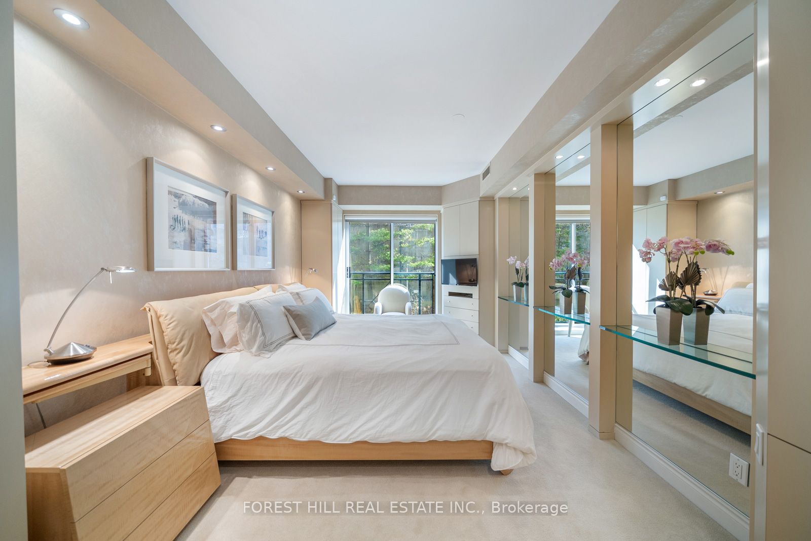 #221 - 11 William Carson Crescent Property Photo 35