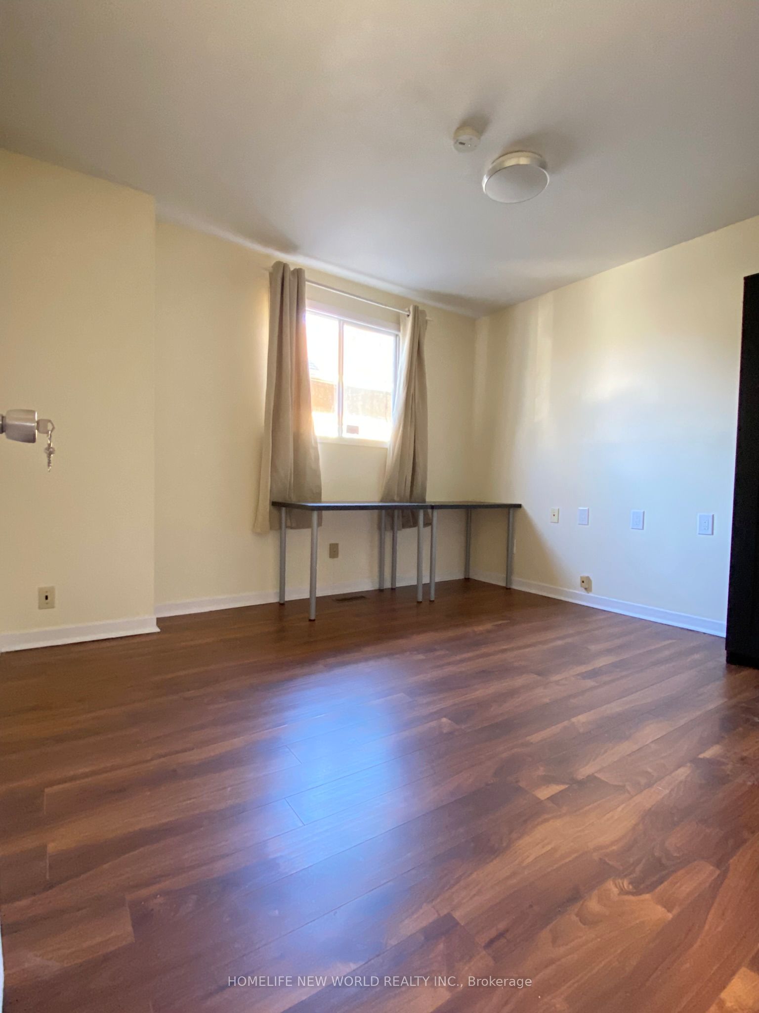 290 Sheppard Avenue Property Photo 5