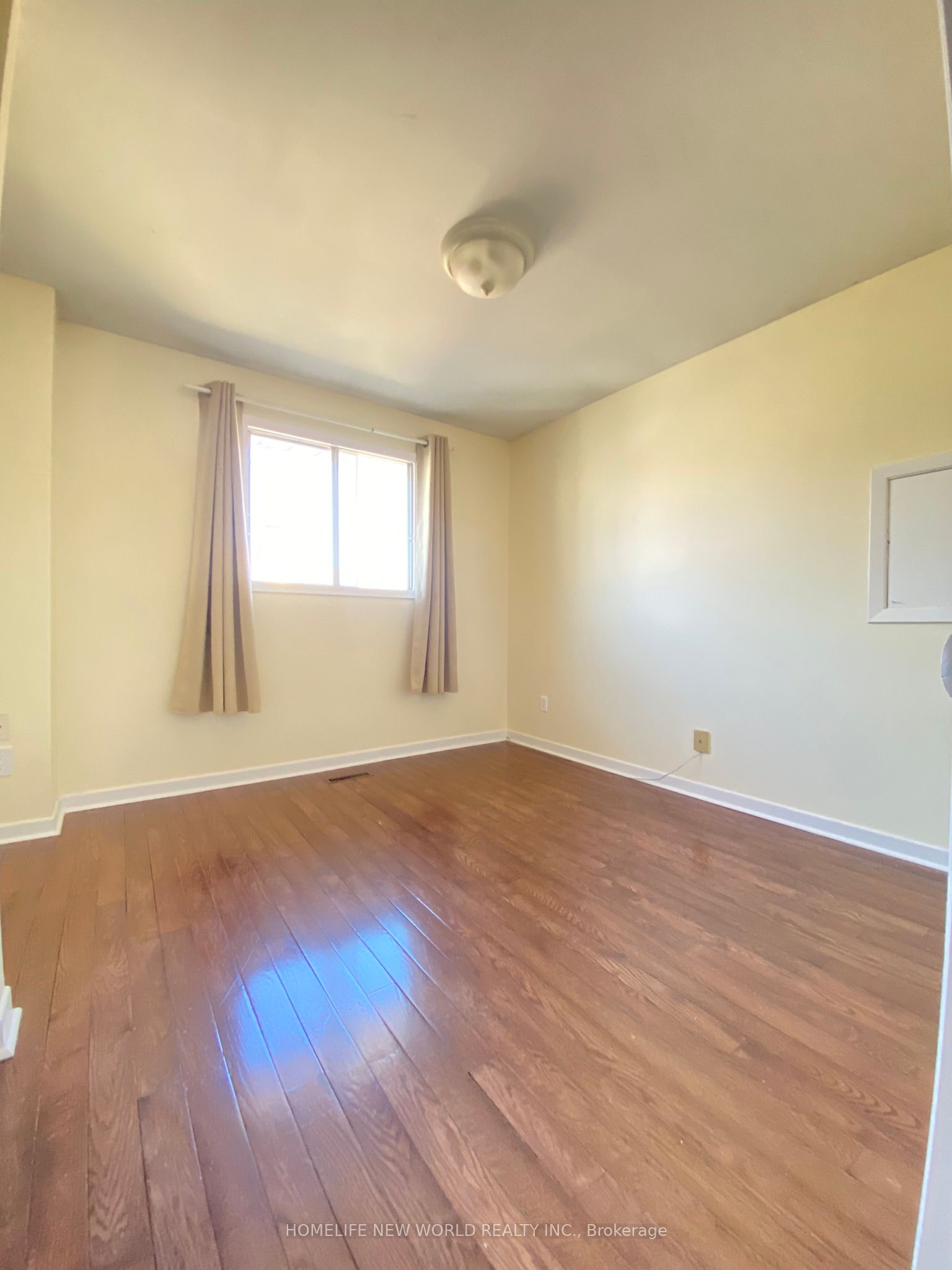 290 Sheppard Avenue Property Photo 7