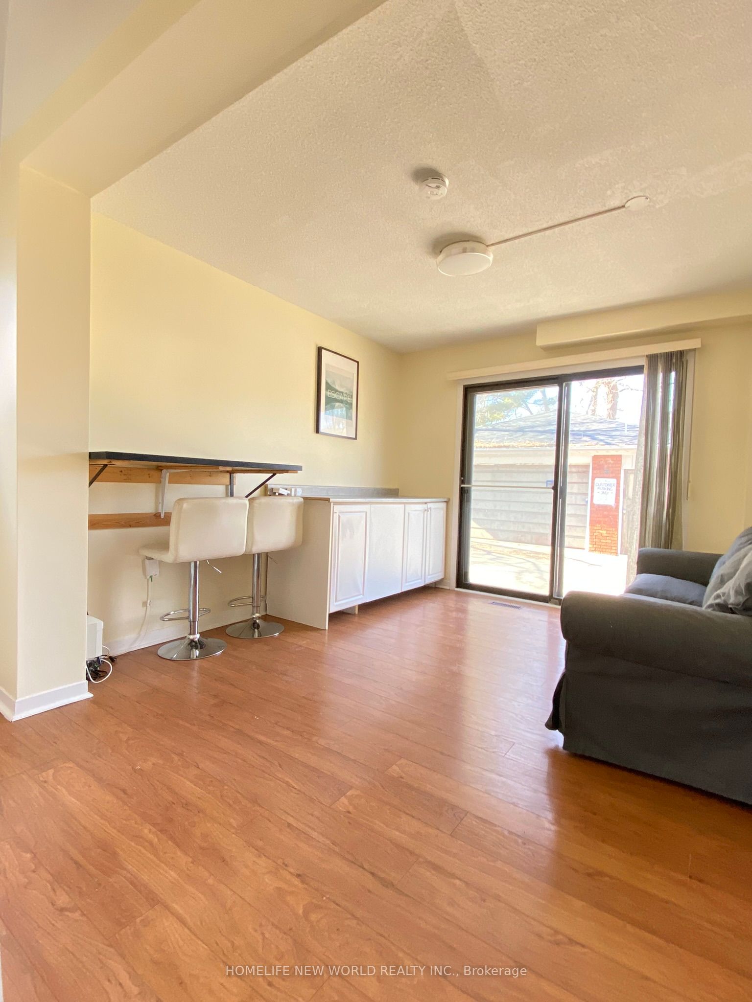 290 Sheppard Avenue Property Photo 8