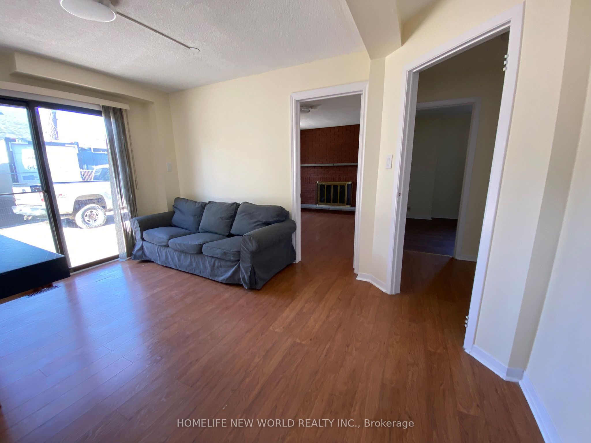290 Sheppard Avenue Property Photo 9