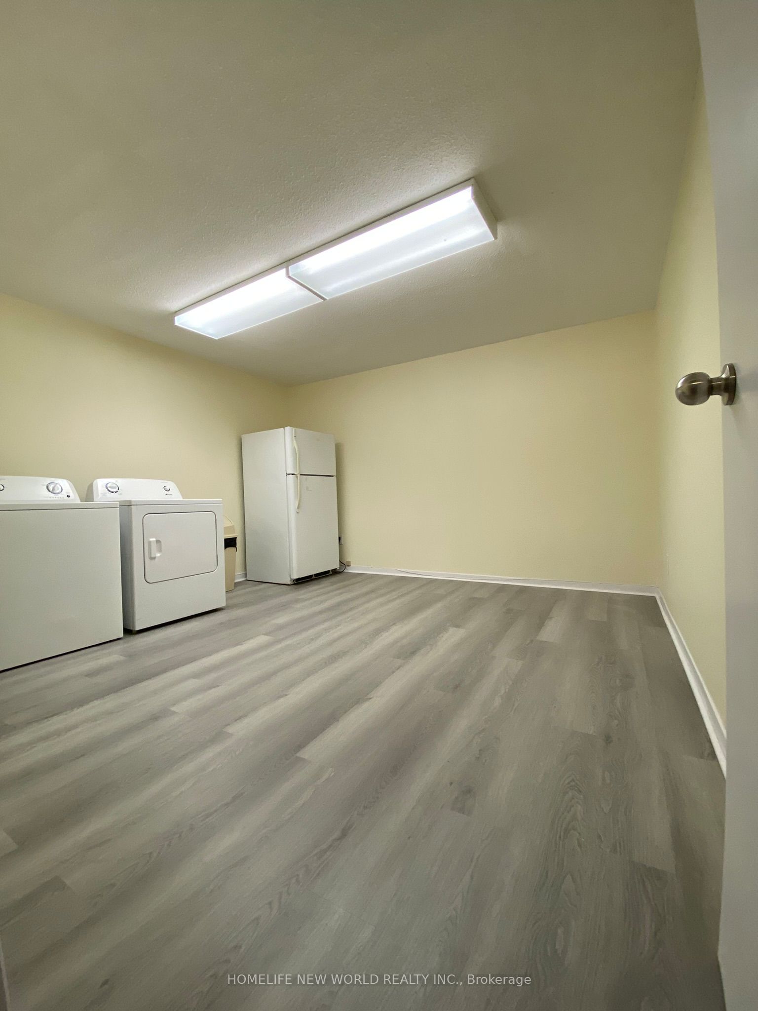 290 Sheppard Avenue Property Photo 14