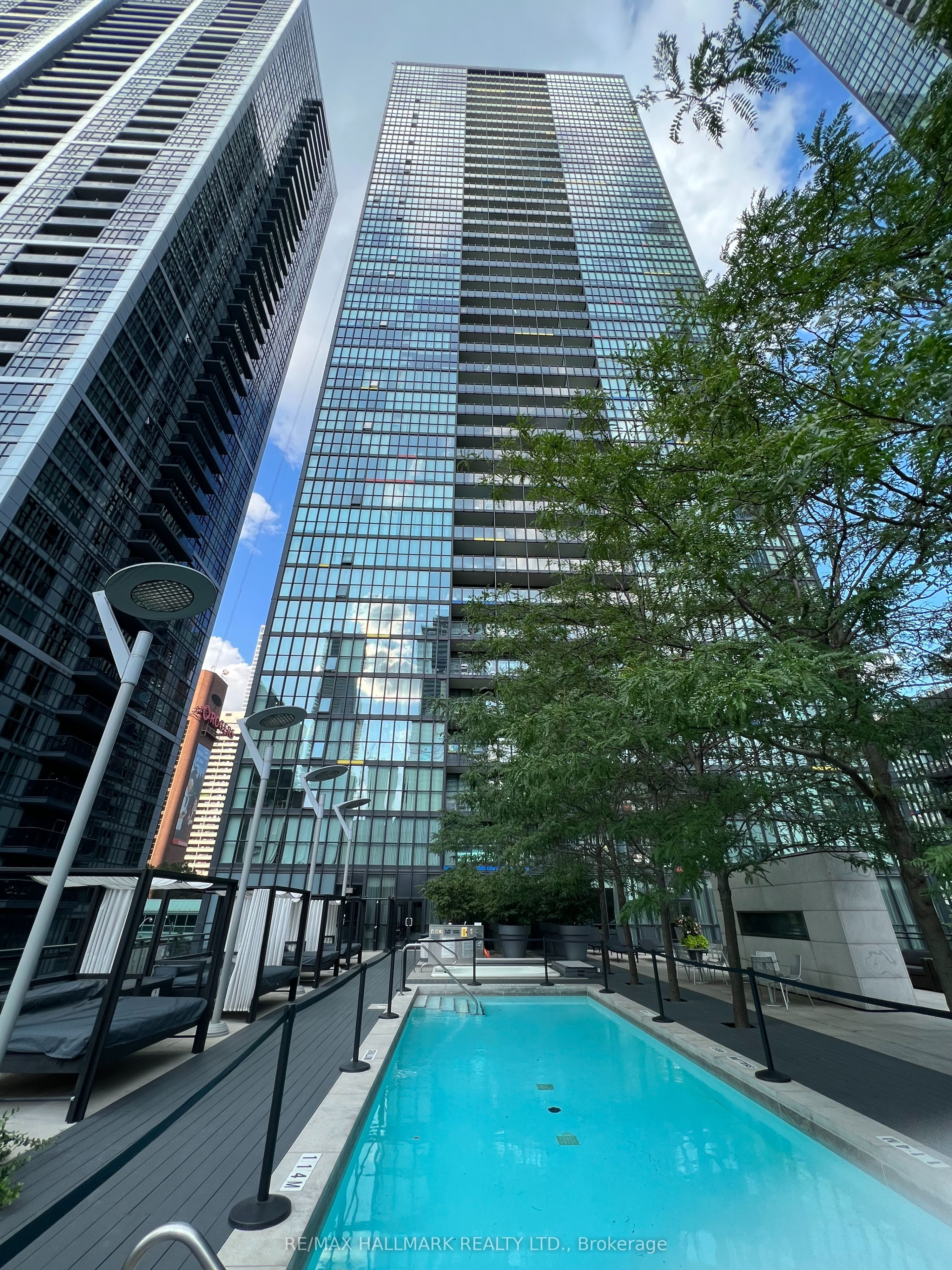 #2905 - 110 Charles Street Property Photo 1