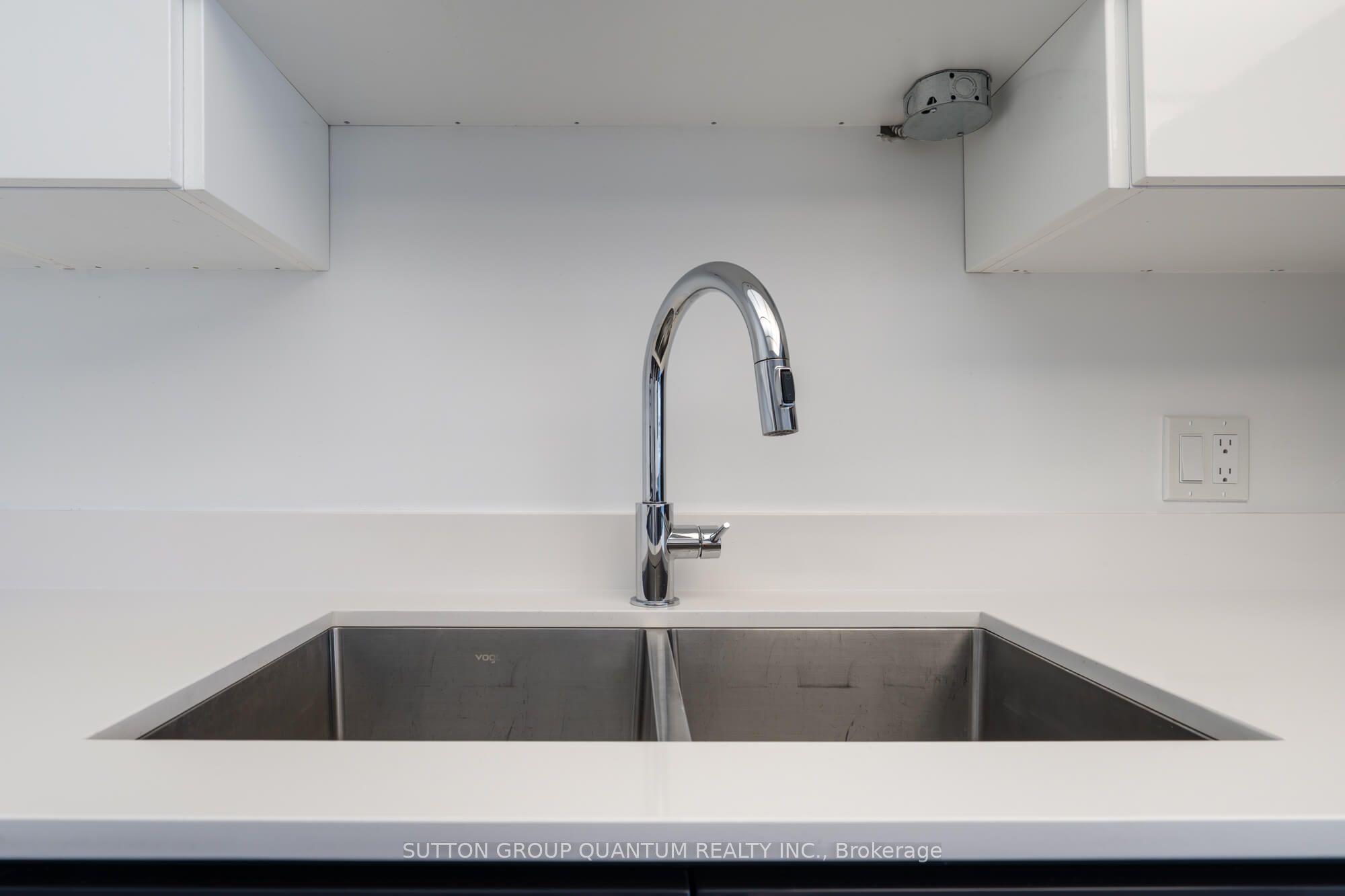 55 Harbour Square 1113 Property Photo 10