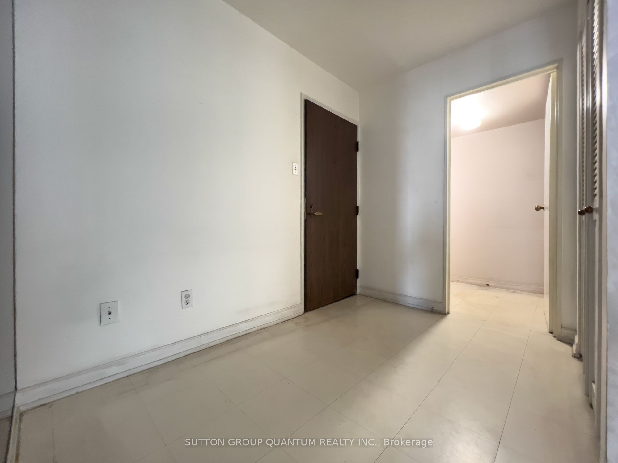 55 Harbour Square 1617 Property Photo 3