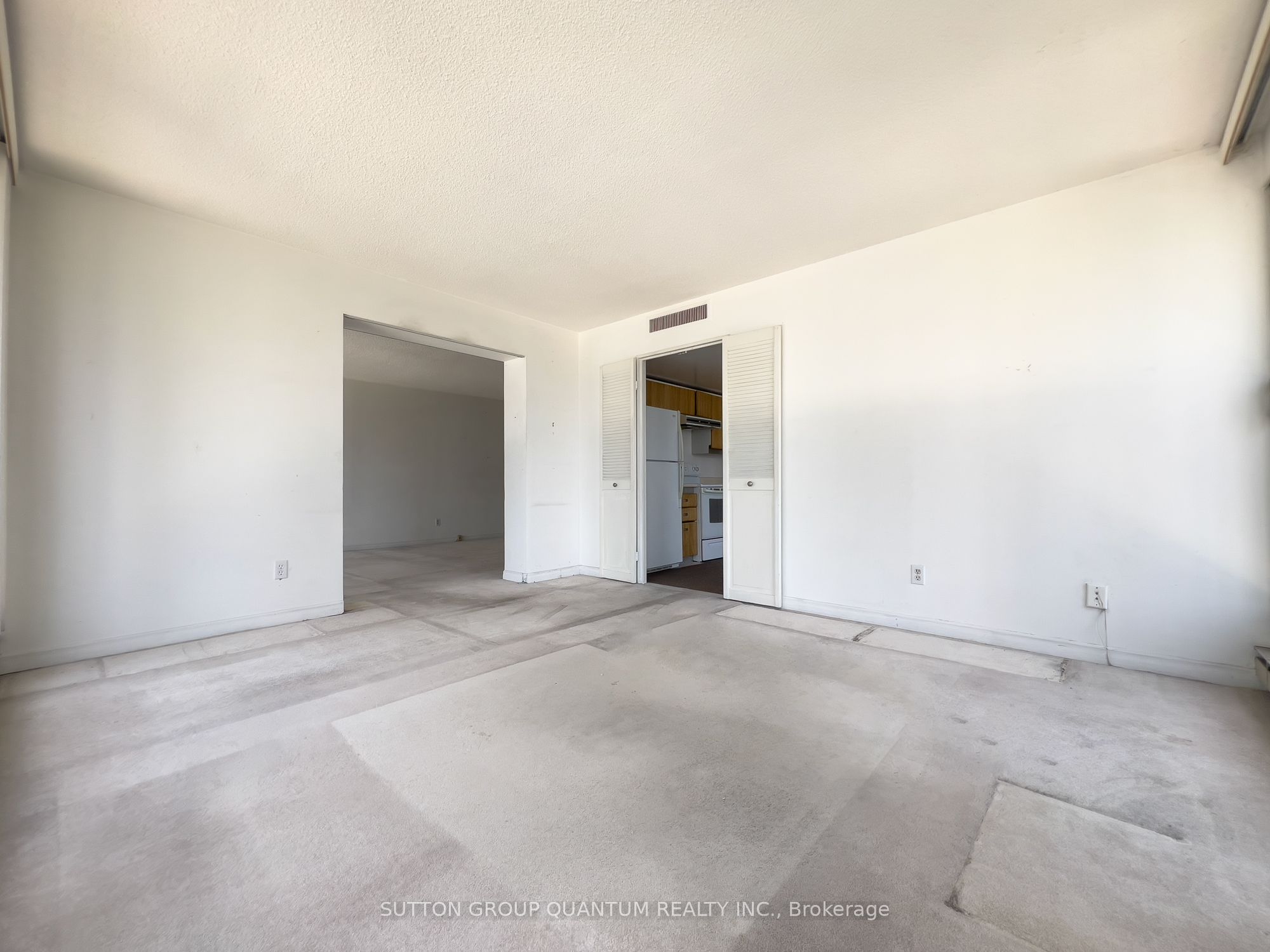 55 Harbour Square 1617 Property Photo 9