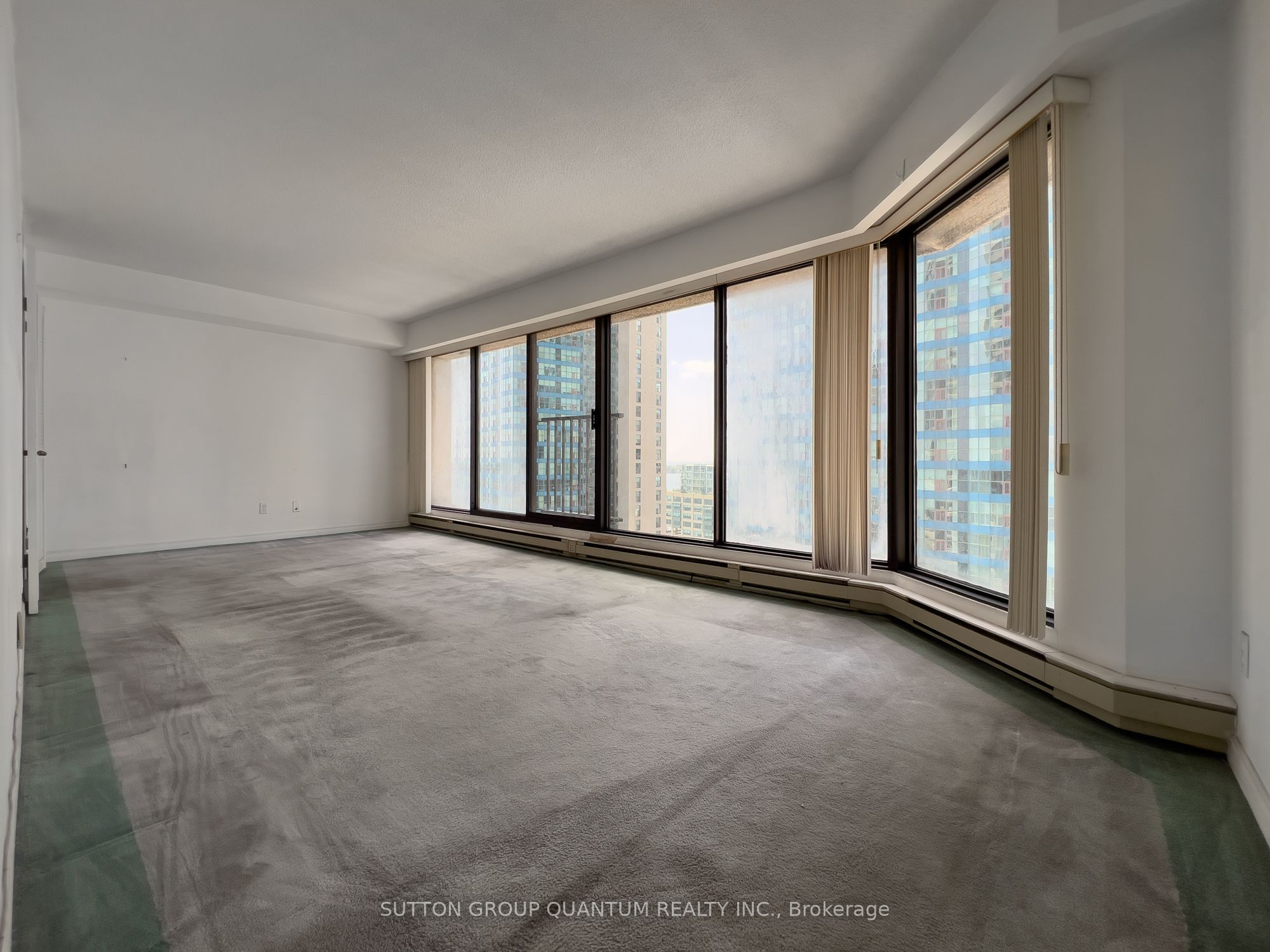 55 Harbour Square 1617 Property Photo 13