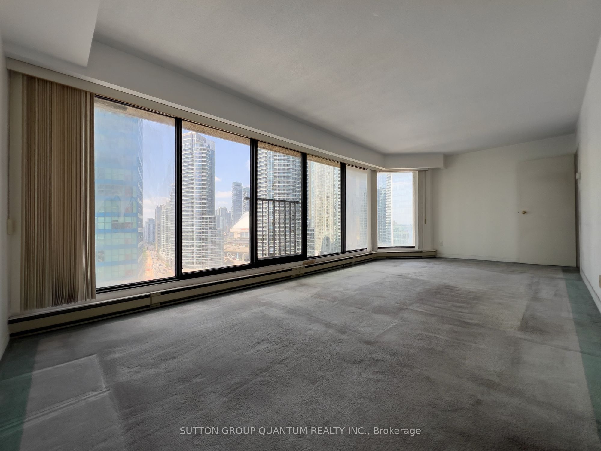 55 Harbour Square 1617 Property Photo 14