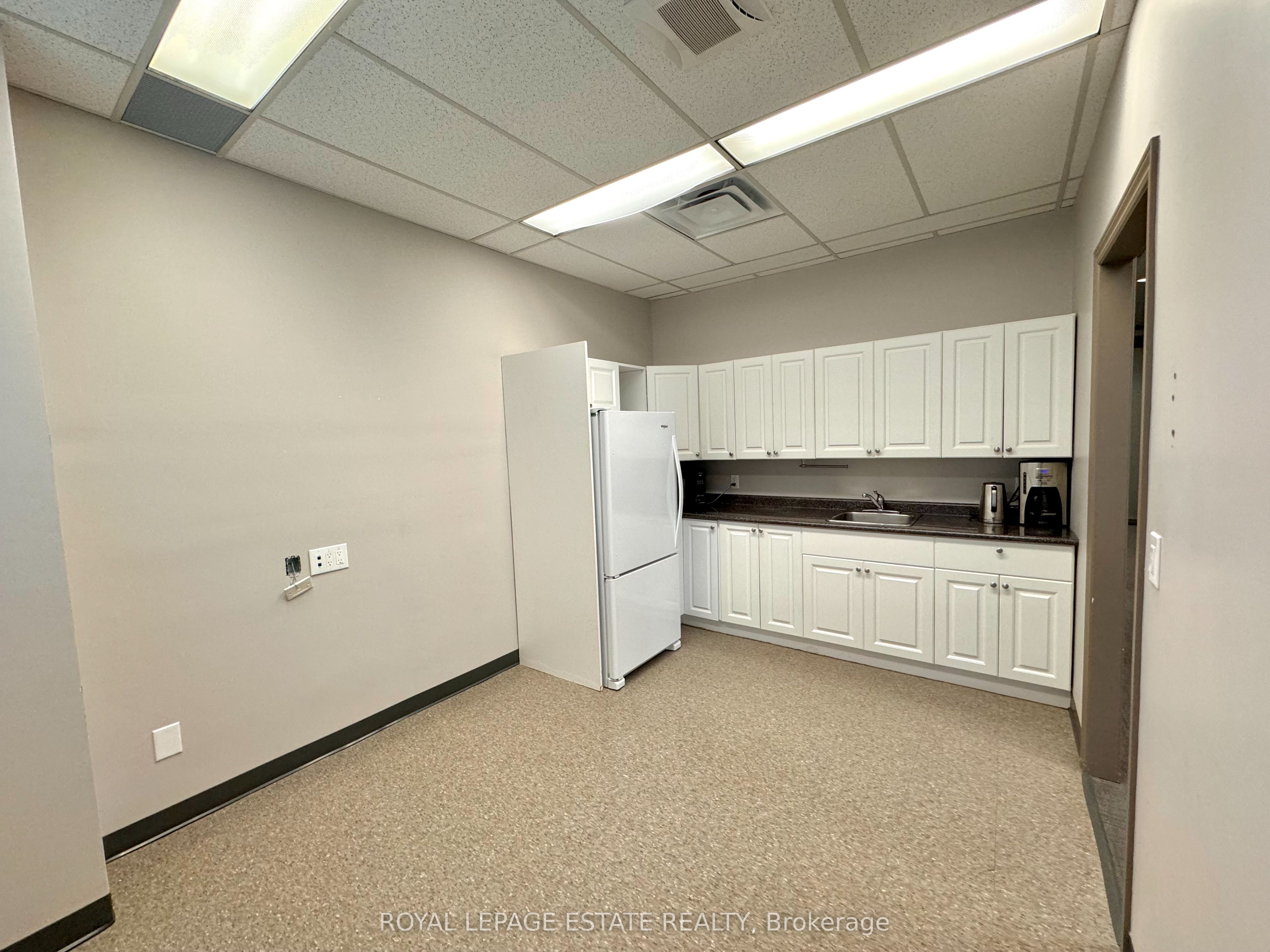 #203 - 124 Merton Street Property Photo 7