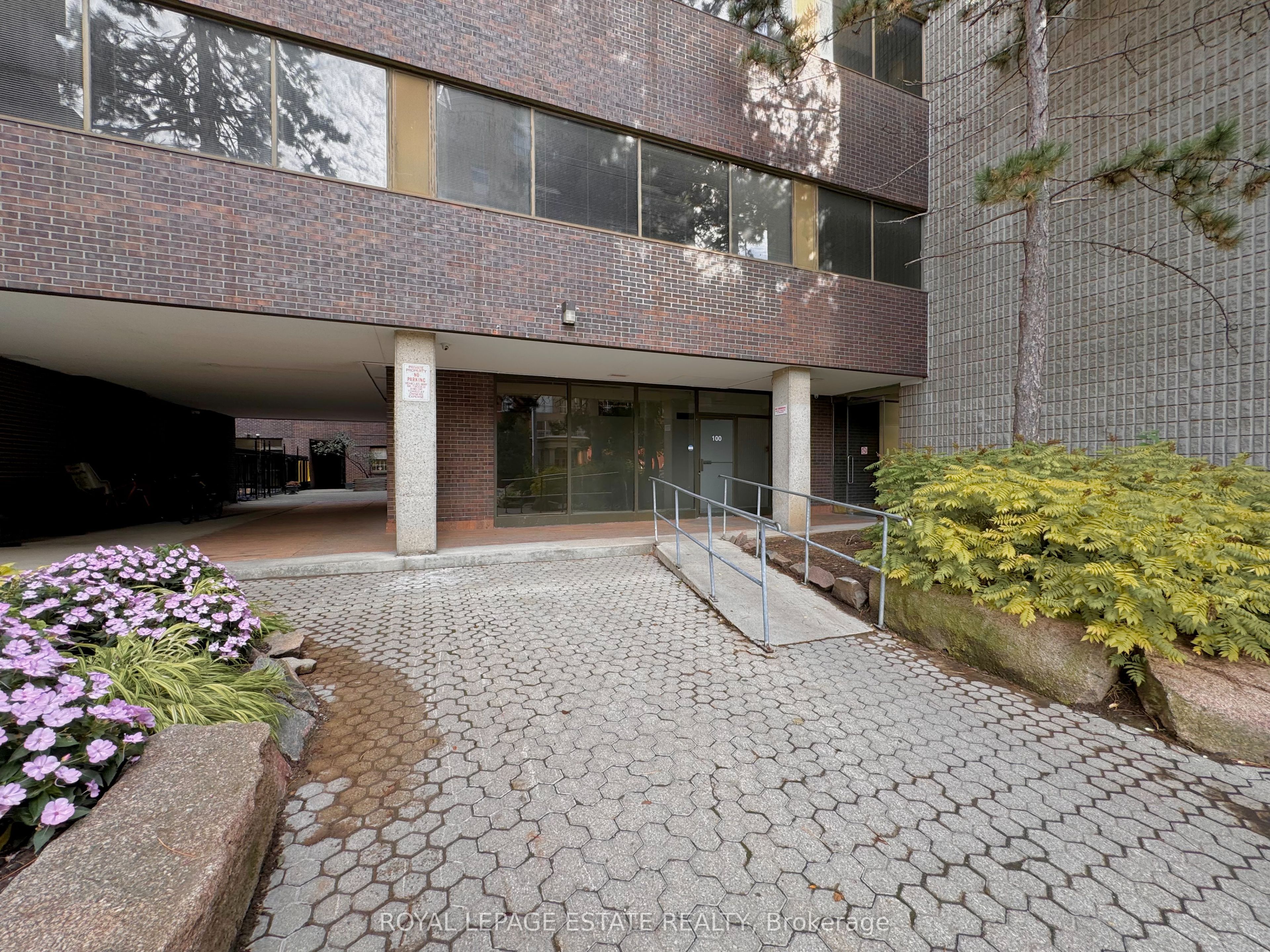 #203 - 124 Merton Street Property Photo 16