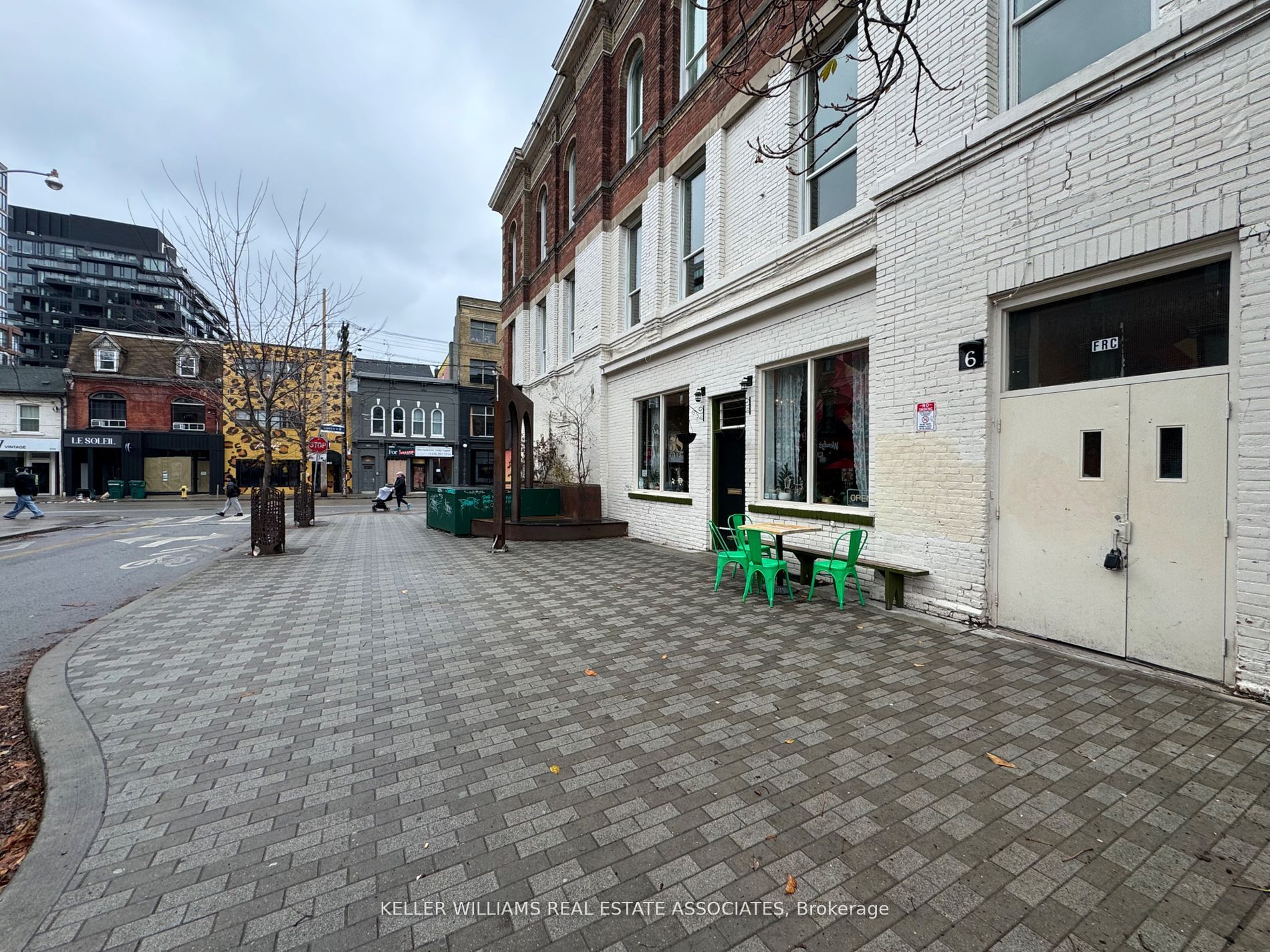 #2nd - 486 Queen Street Property Photo 2
