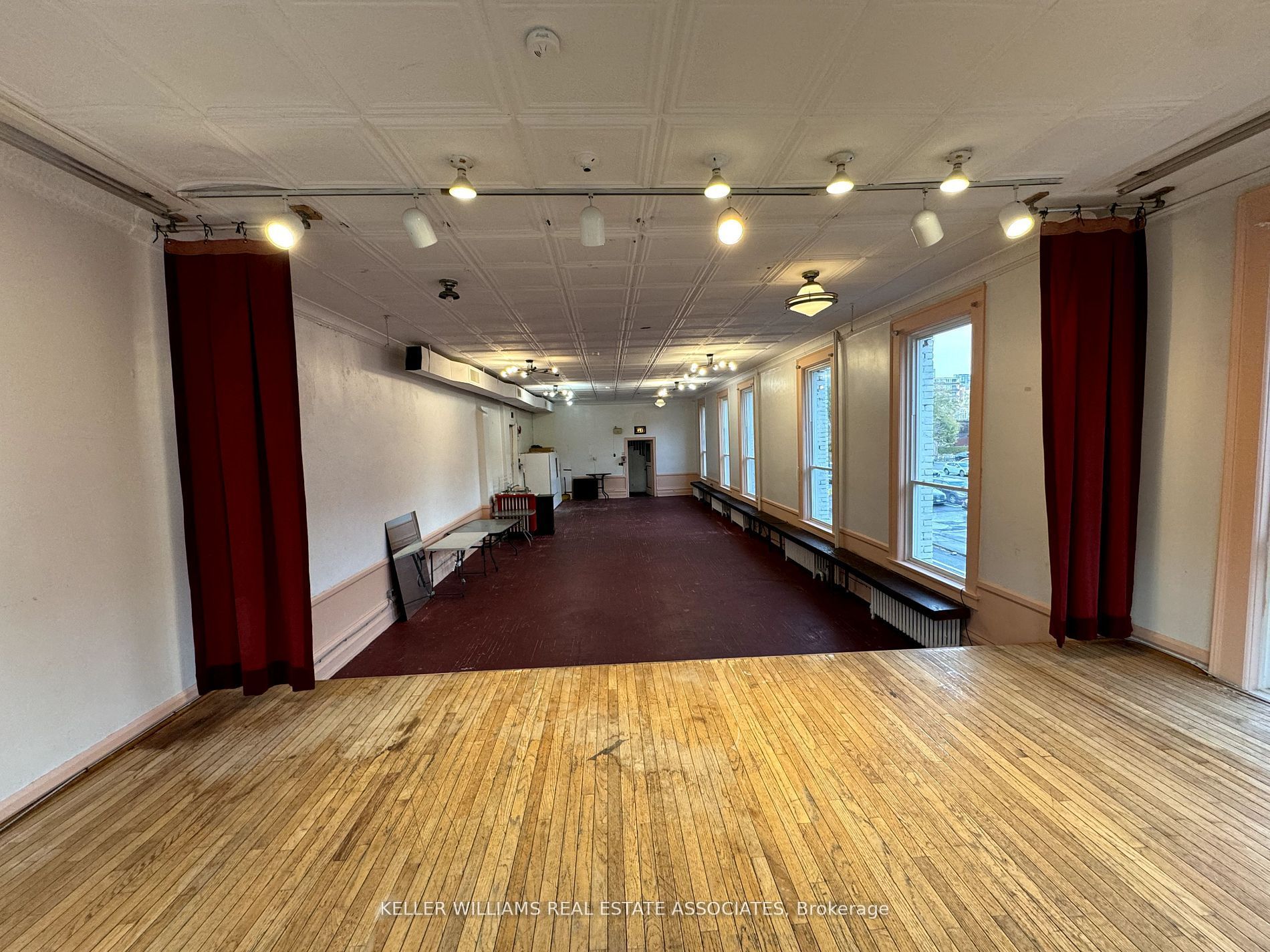 #2nd - 486 Queen Street Property Photo 6