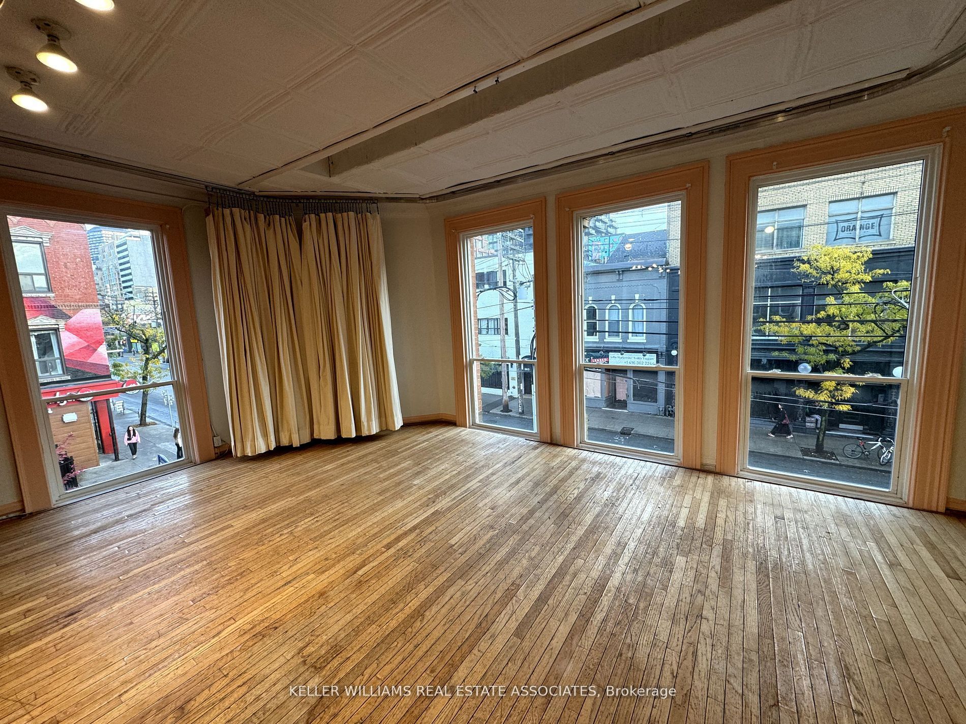 #2nd - 486 Queen Street Property Photo 9