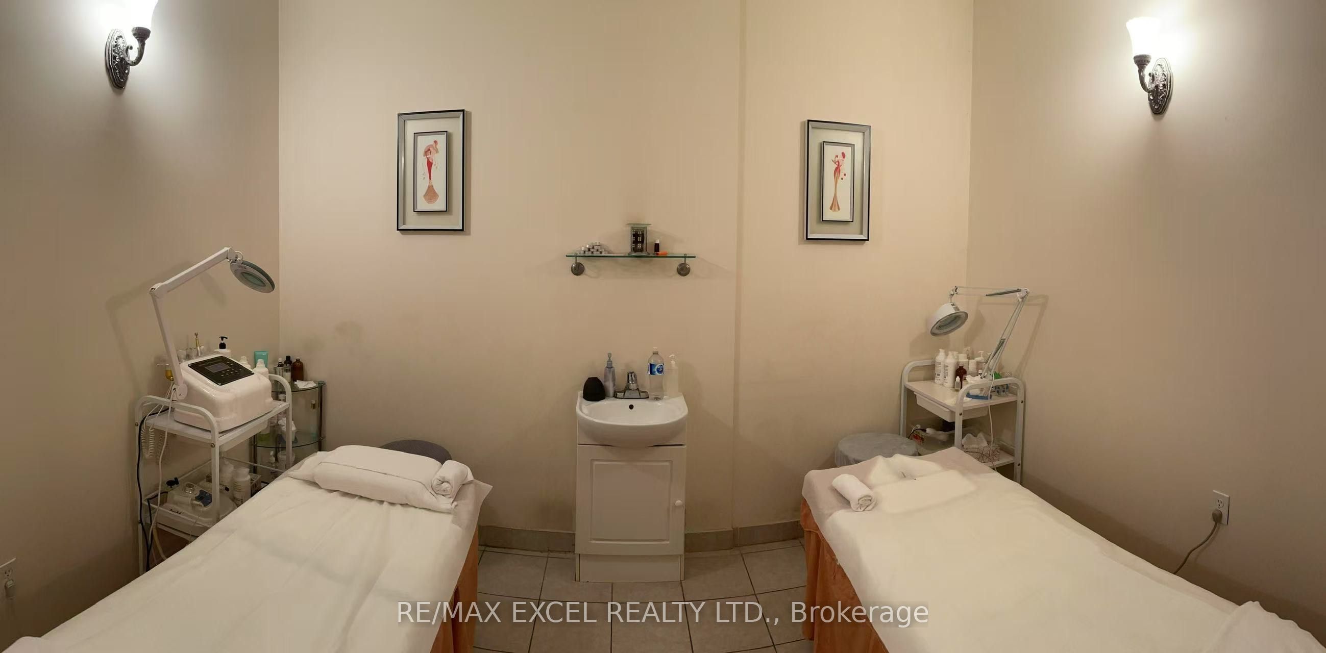 3610 Victoria Park Avenue Property Photo 4