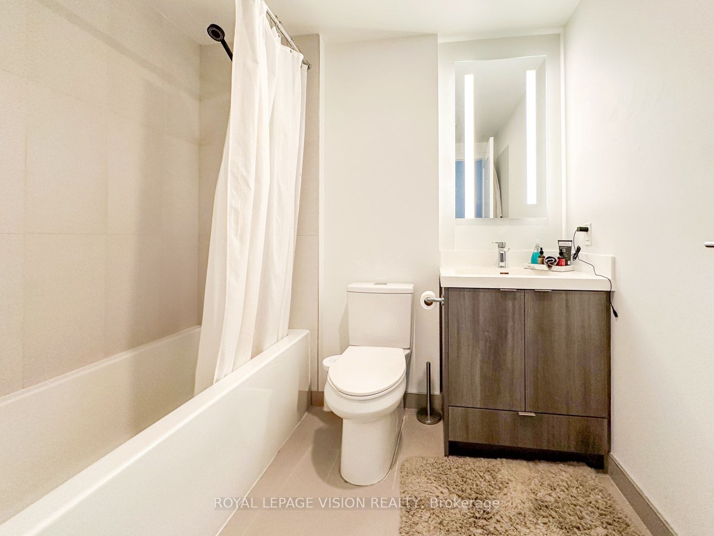 30 Inn On The Park Drive 2404 Property Photo 15