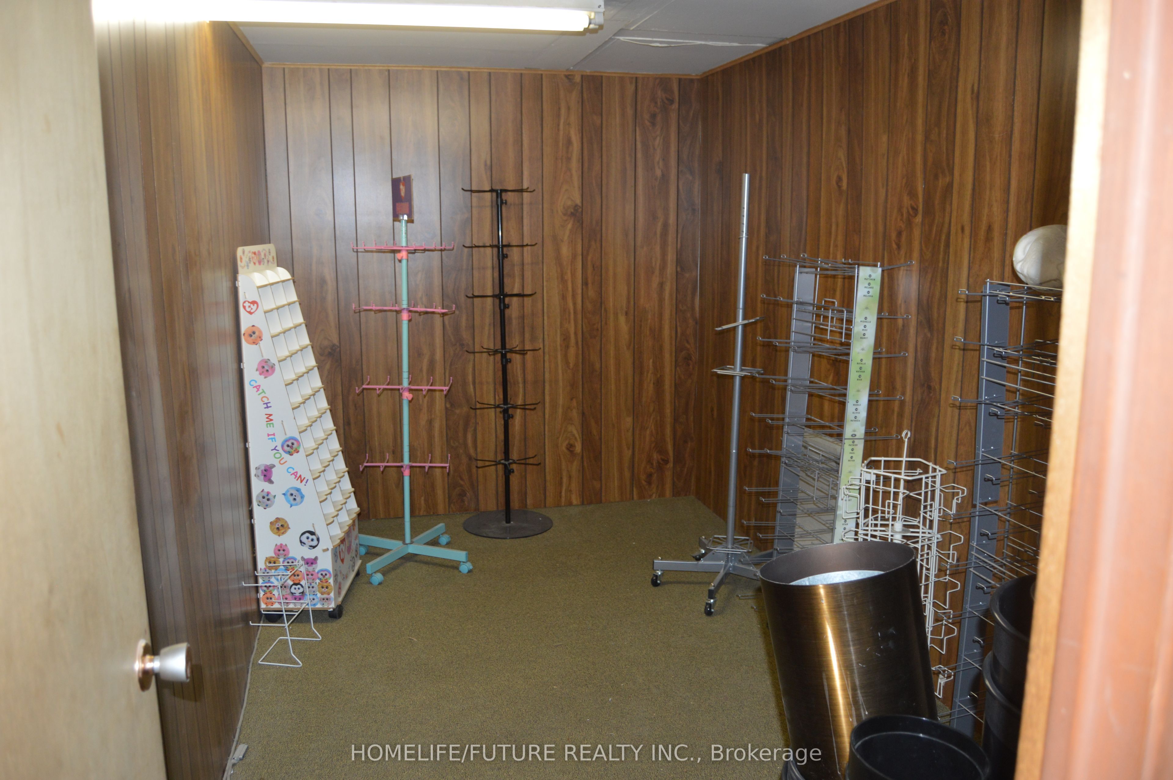 592 Sheppard Avenue Property Photo 4