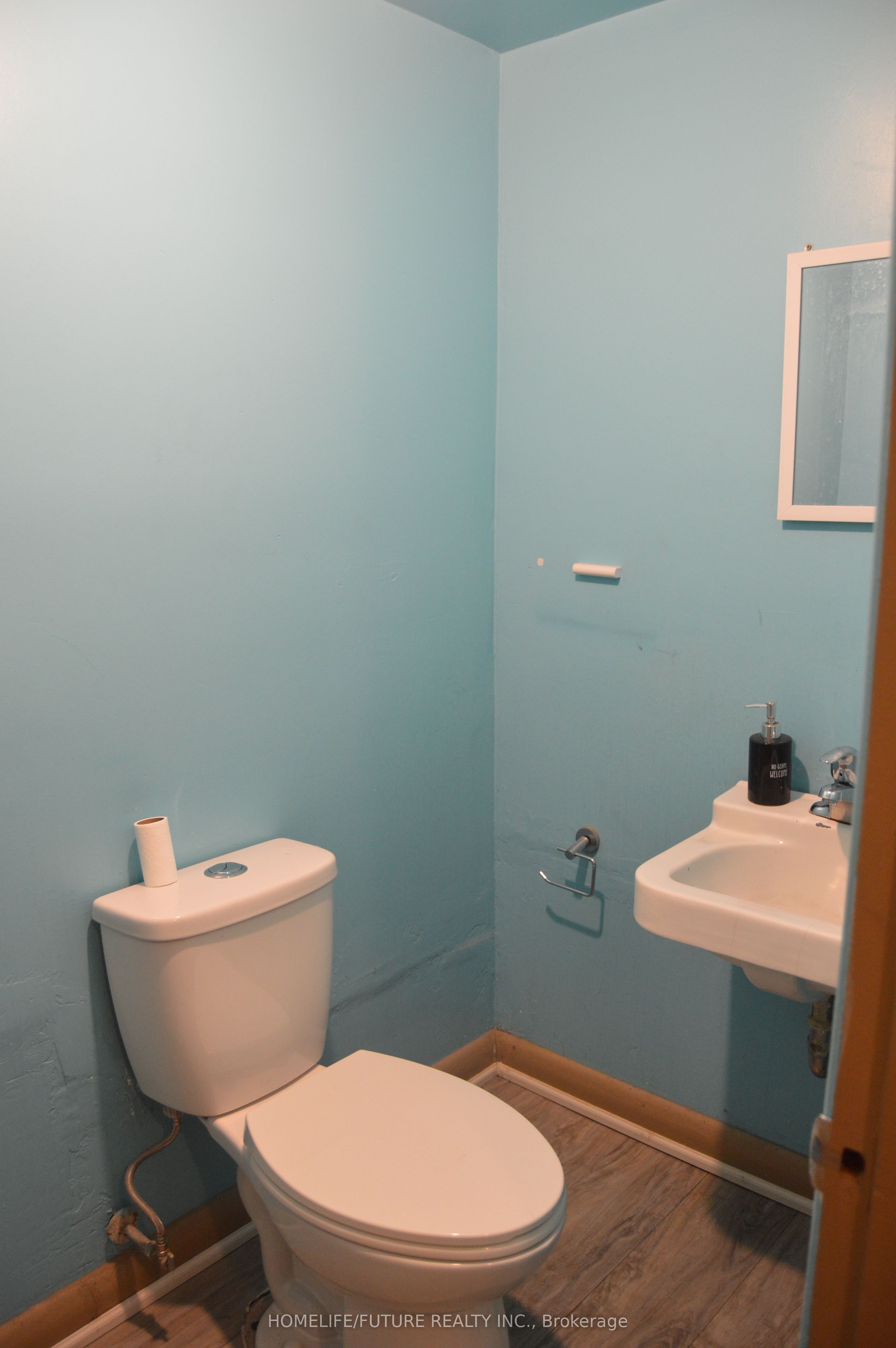 592 Sheppard Avenue Property Photo 8