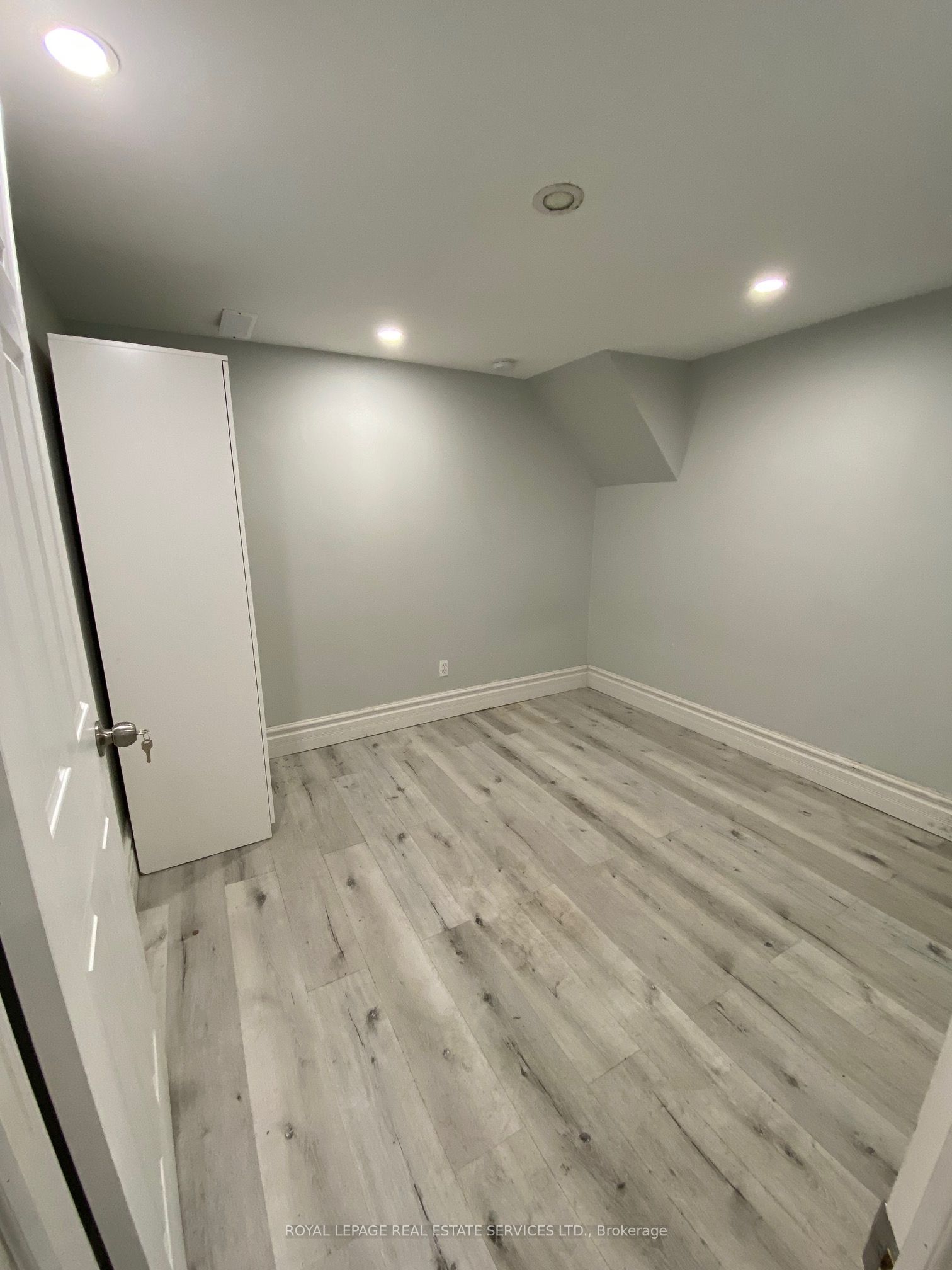 206 Carlton Street B104 Property Photo 8