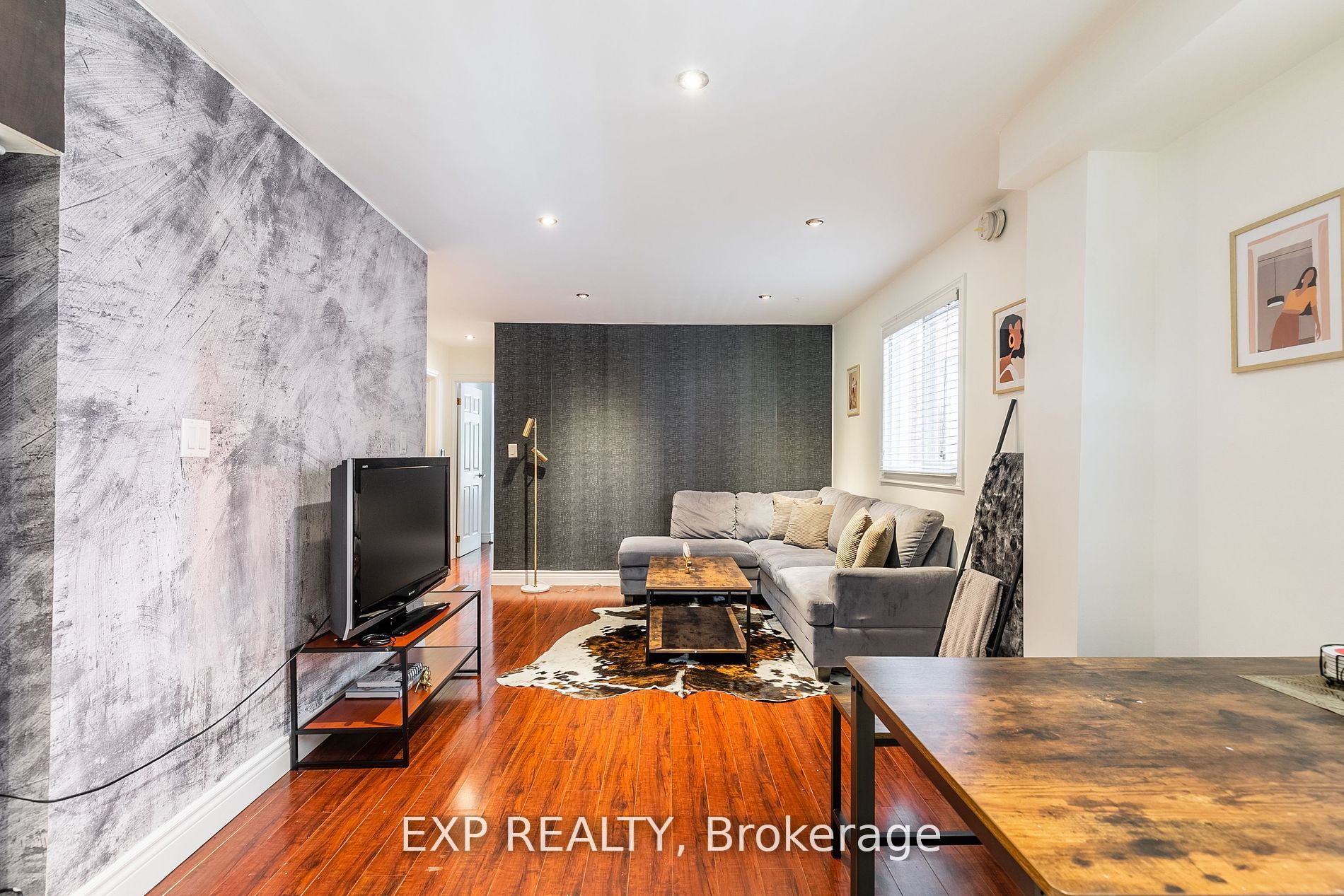 903.5 Bathurst Street Main Property Photo 1