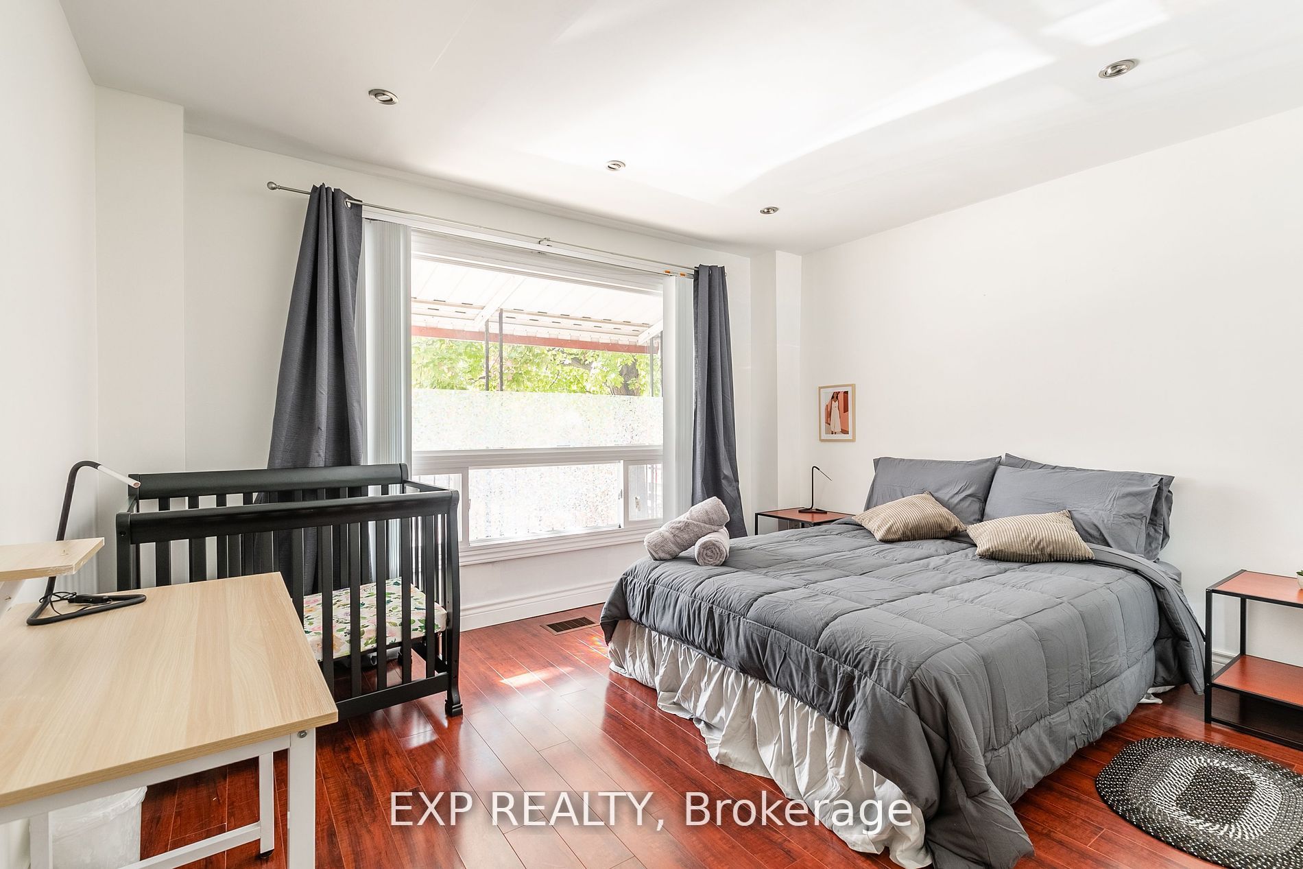 903.5 Bathurst Street Main Property Photo 3