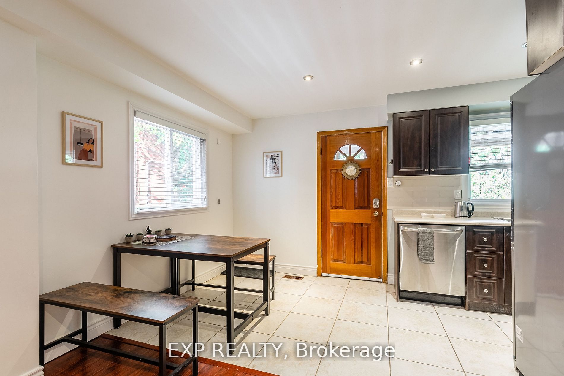903.5 Bathurst Street Main Property Photo 5