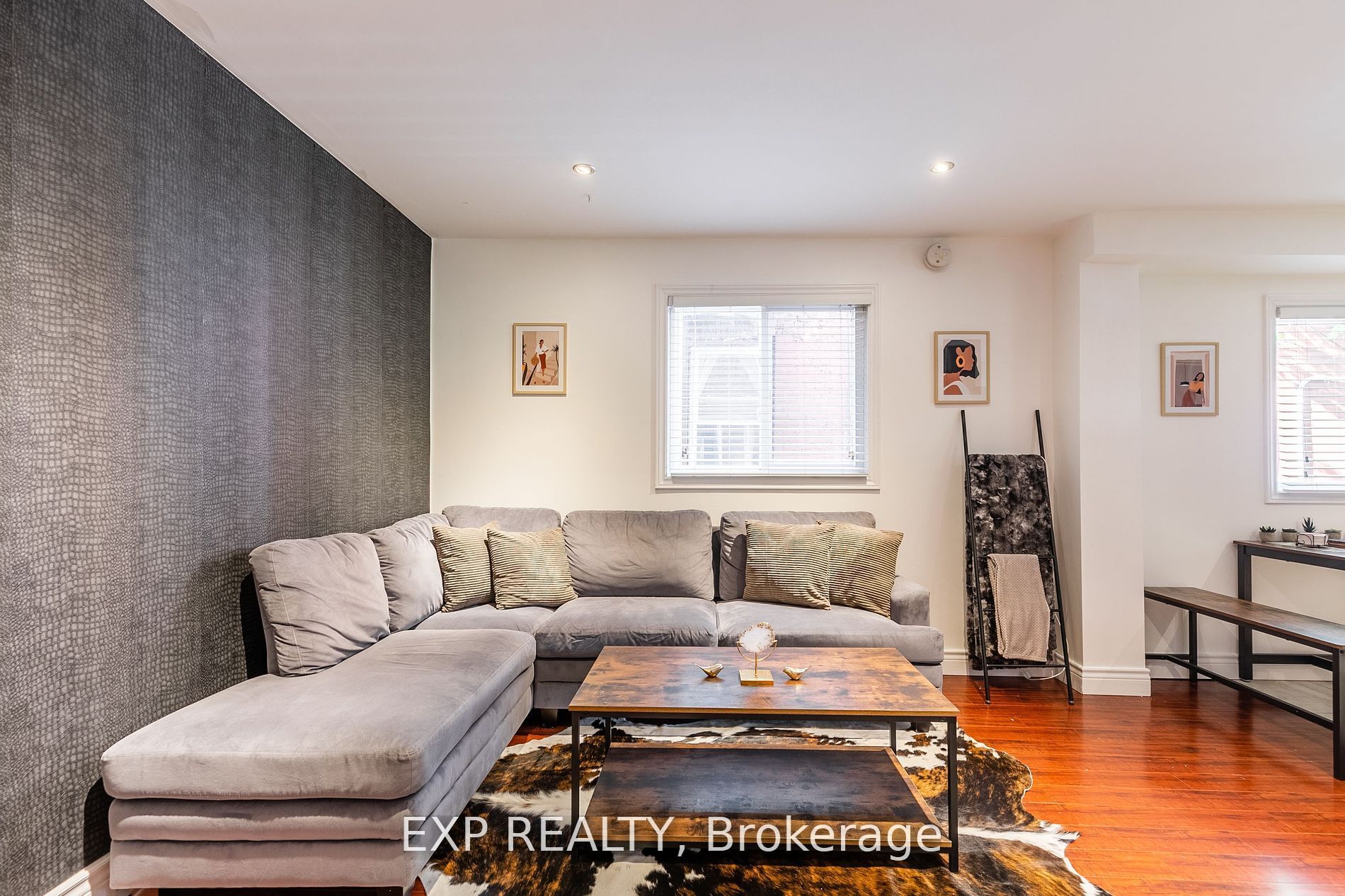 903.5 Bathurst Street Main Property Photo 12
