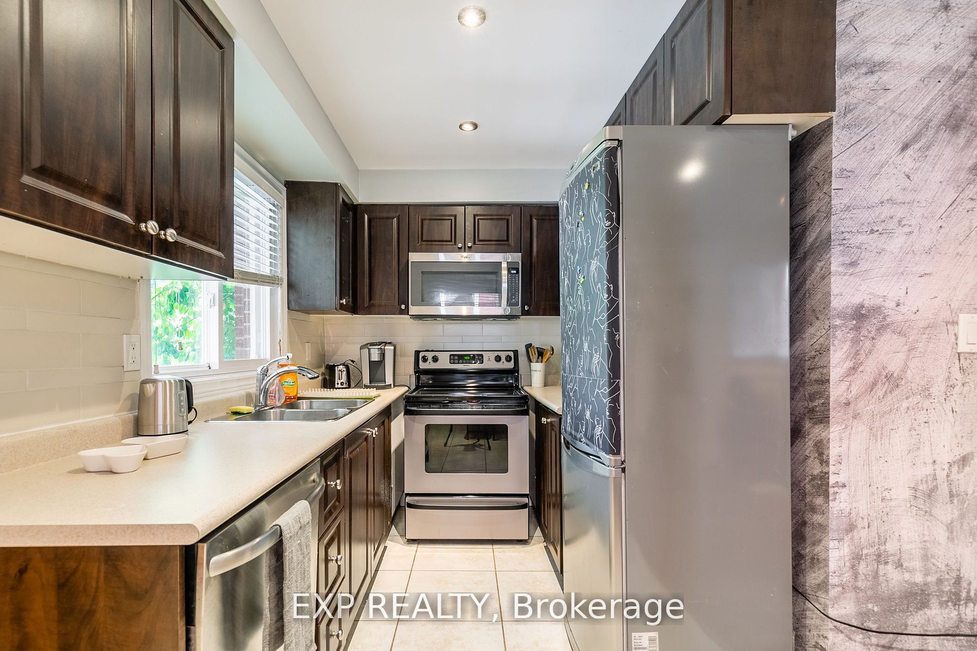 903.5 Bathurst Street Main Property Photo 17