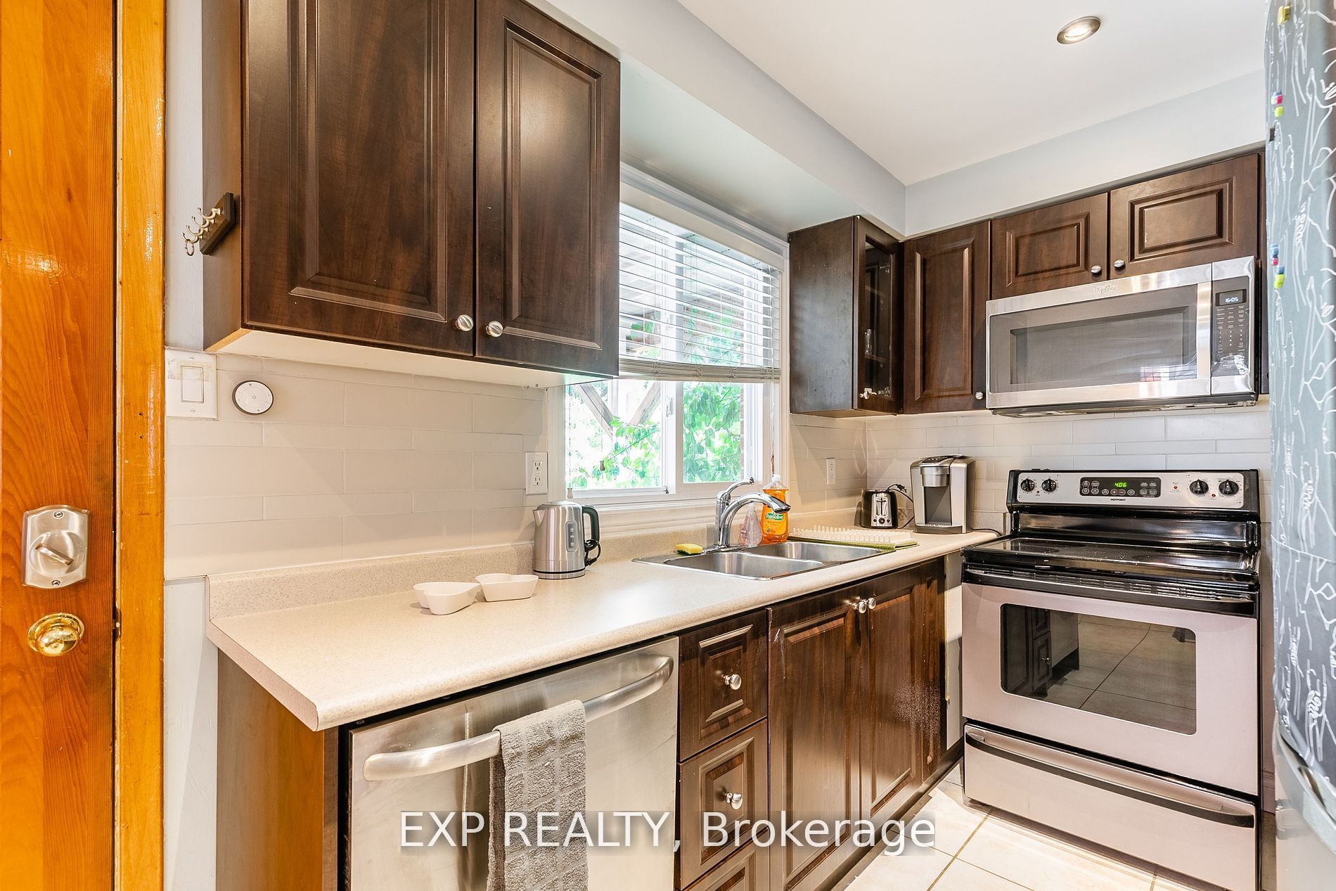 903.5 Bathurst Street Main Property Photo 19