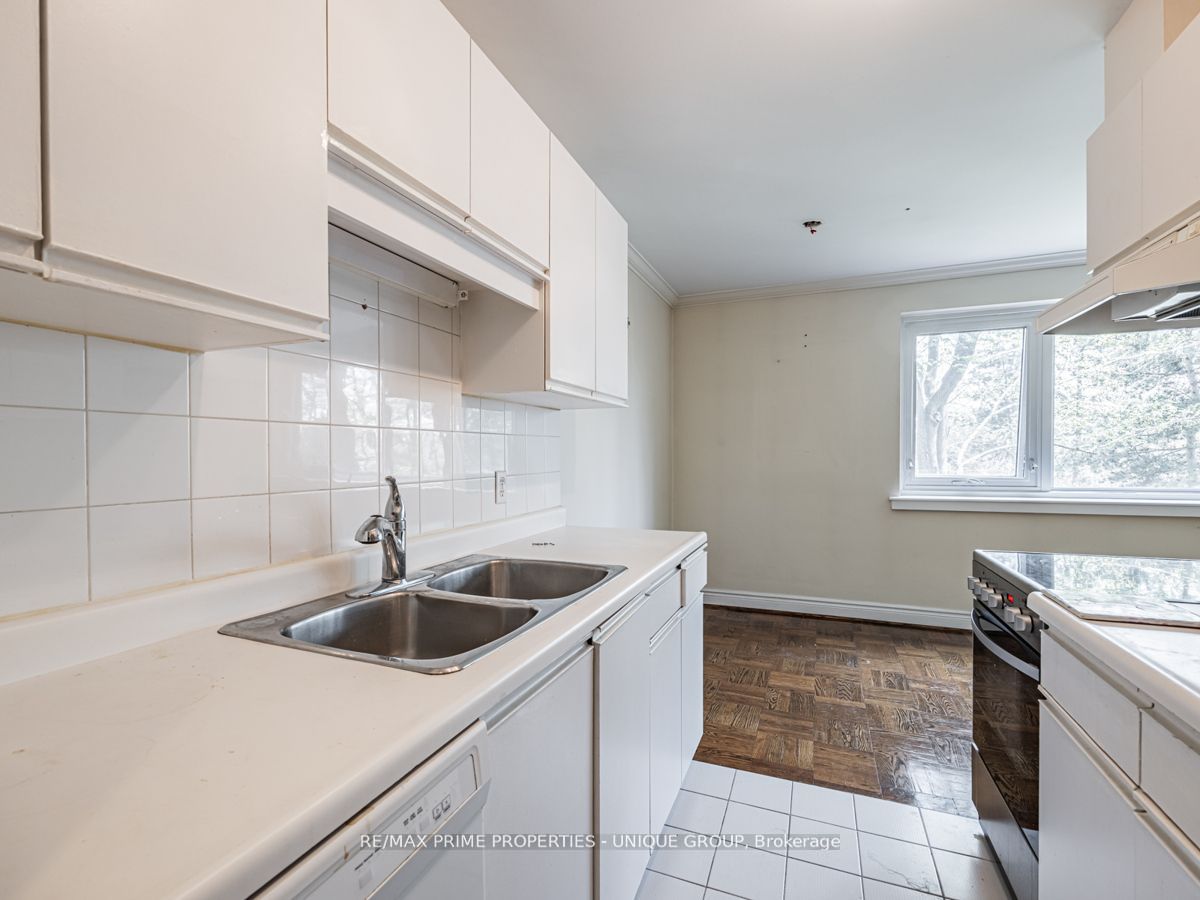 #403 - 22 Woodlawn Avenue Property Photo 8