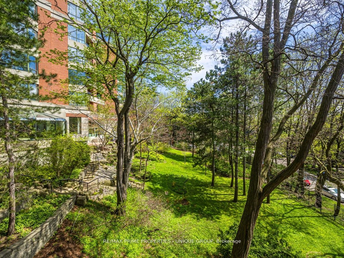 #403 - 22 Woodlawn Avenue Property Photo 12