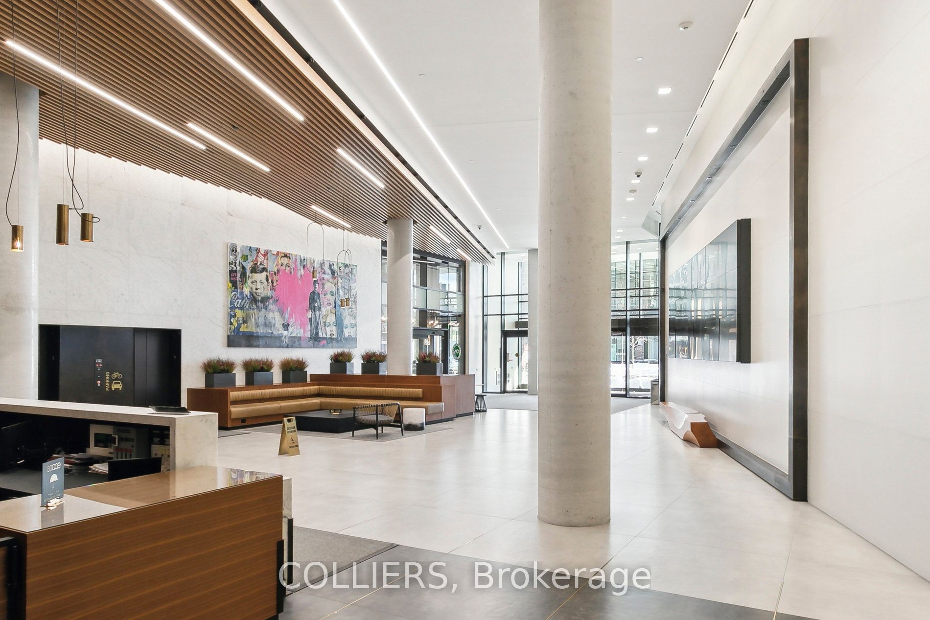 #700b - 130 Queens Quay Property Photo 2