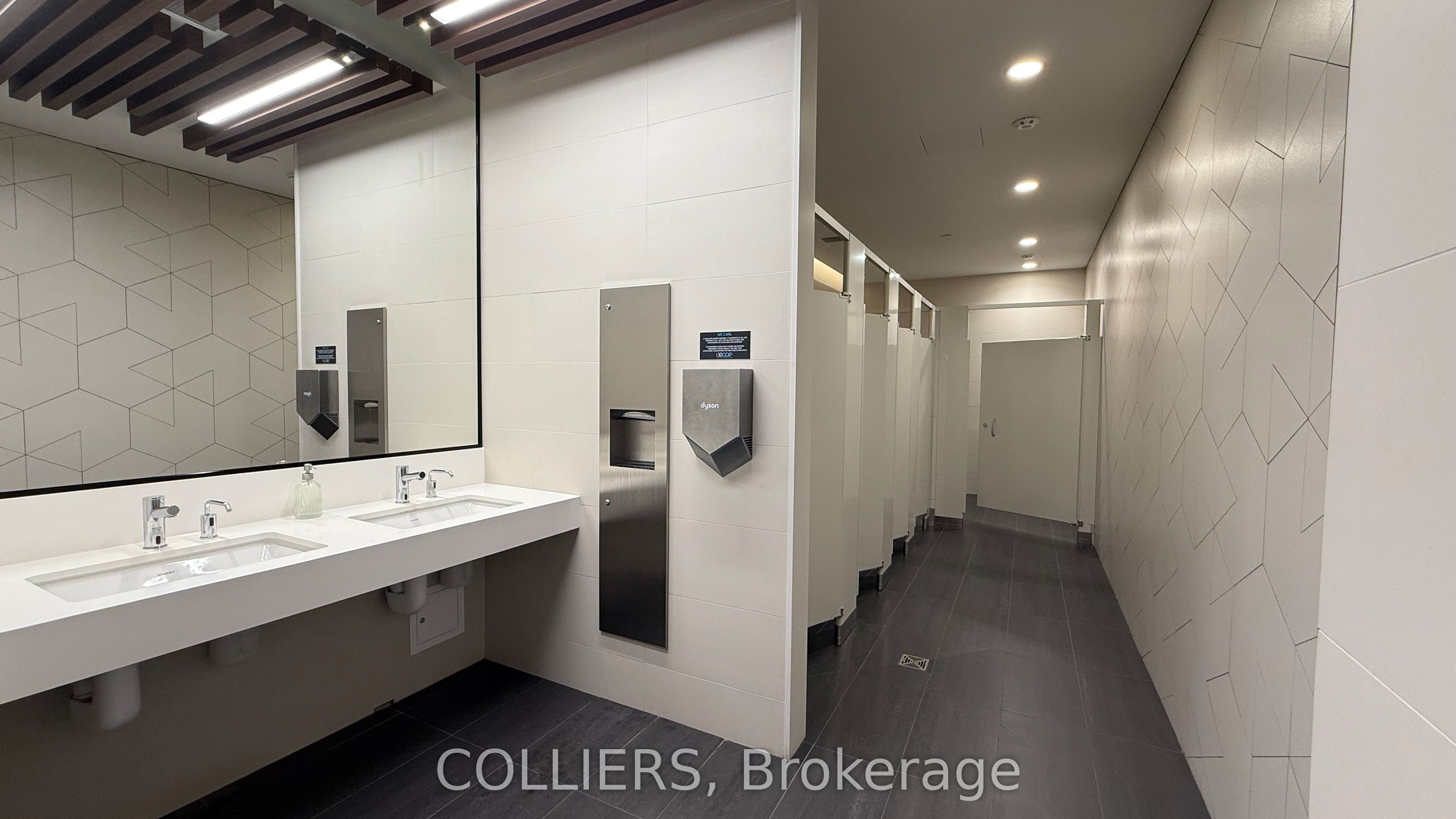 #700b - 130 Queens Quay Property Photo 26