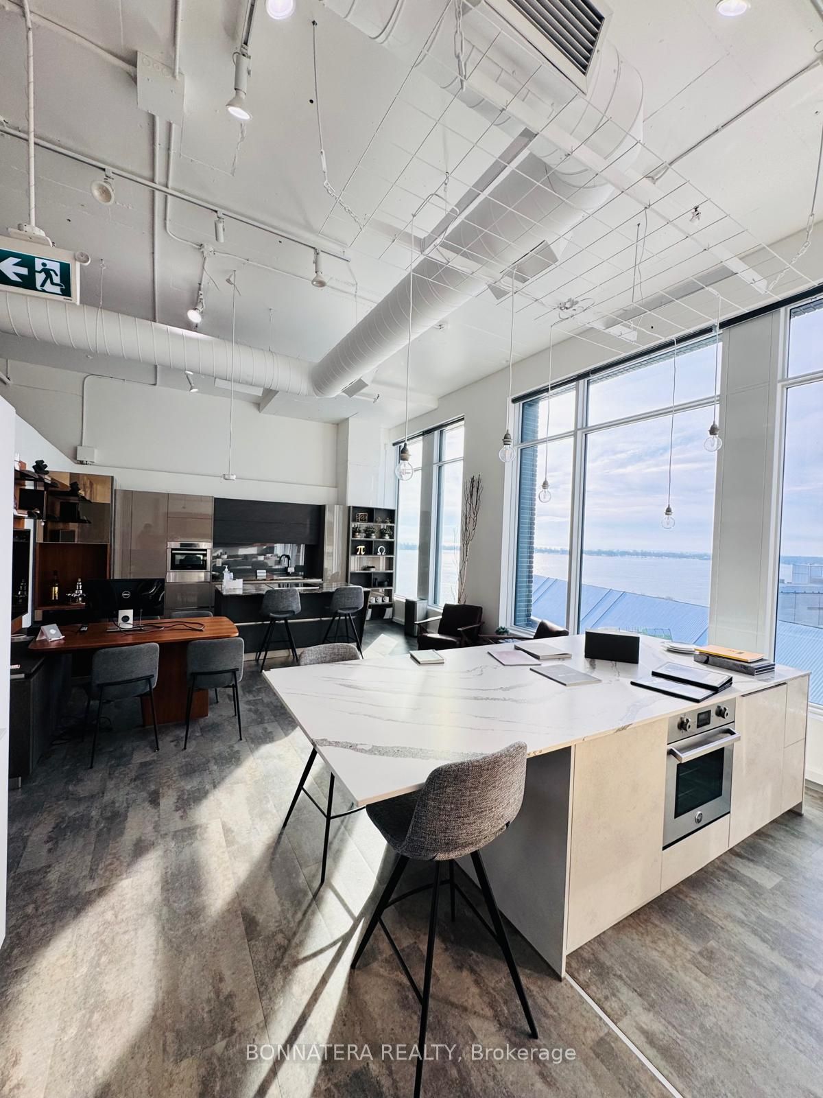 #1016 - 130 Queens Quay Property Photo 2