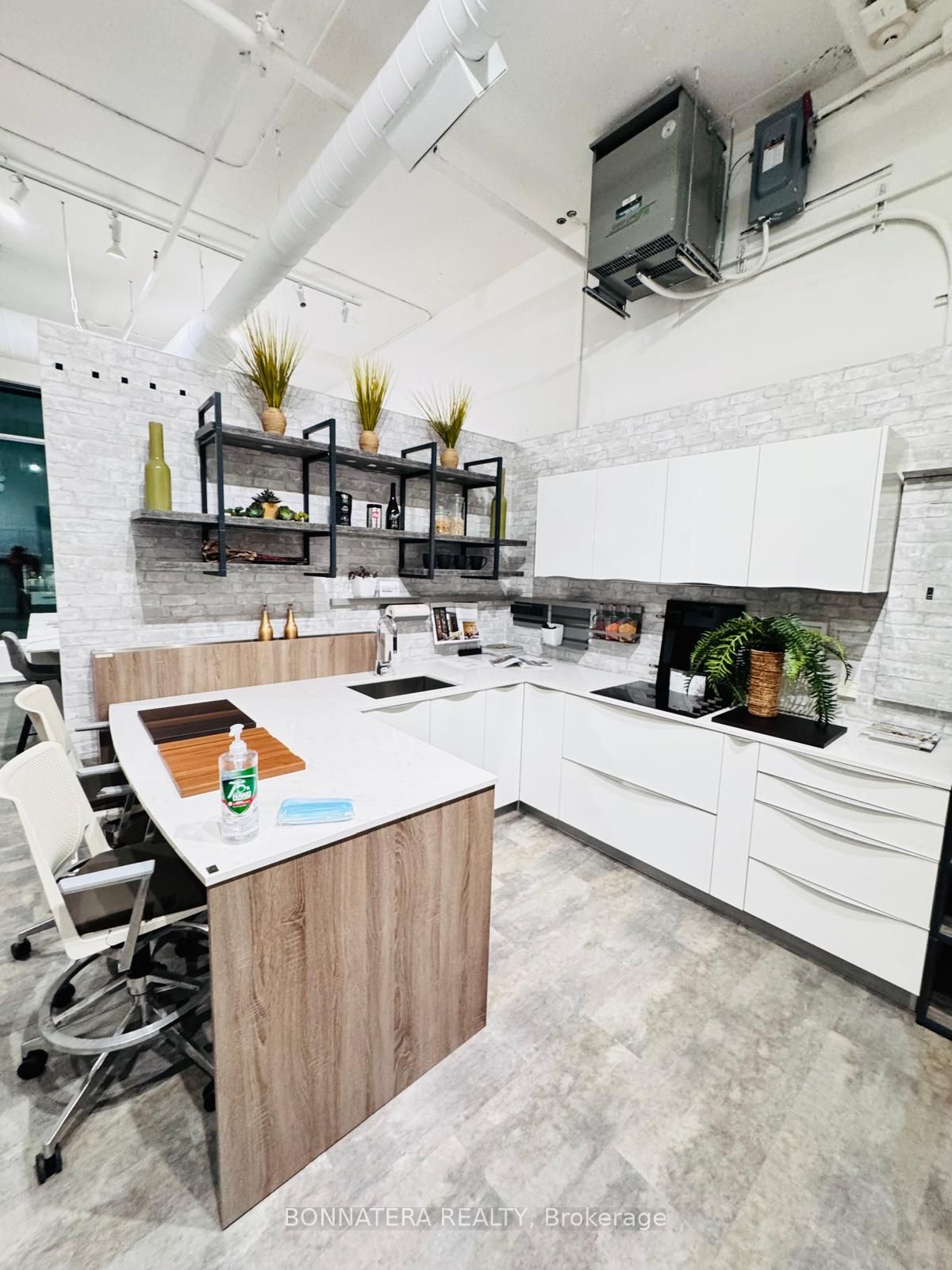 #1016 - 130 Queens Quay Property Photo 8
