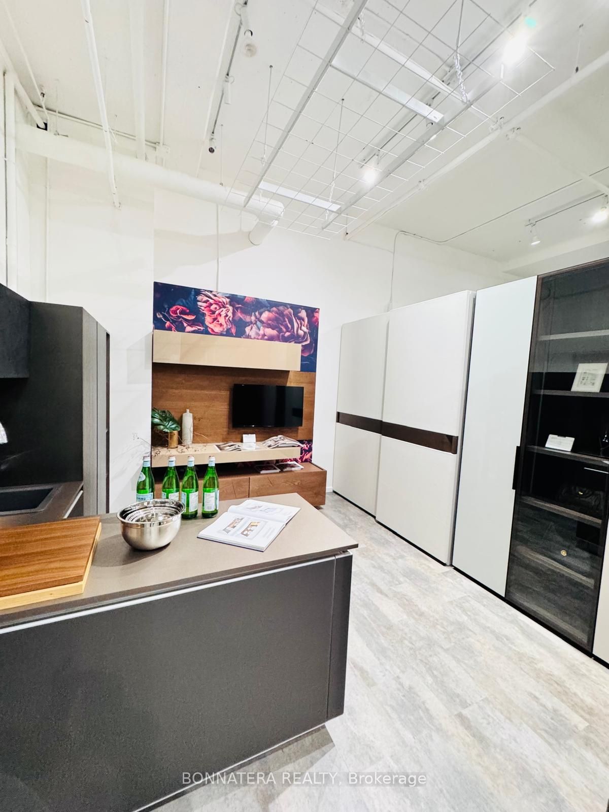 #1016 - 130 Queens Quay Property Photo 9