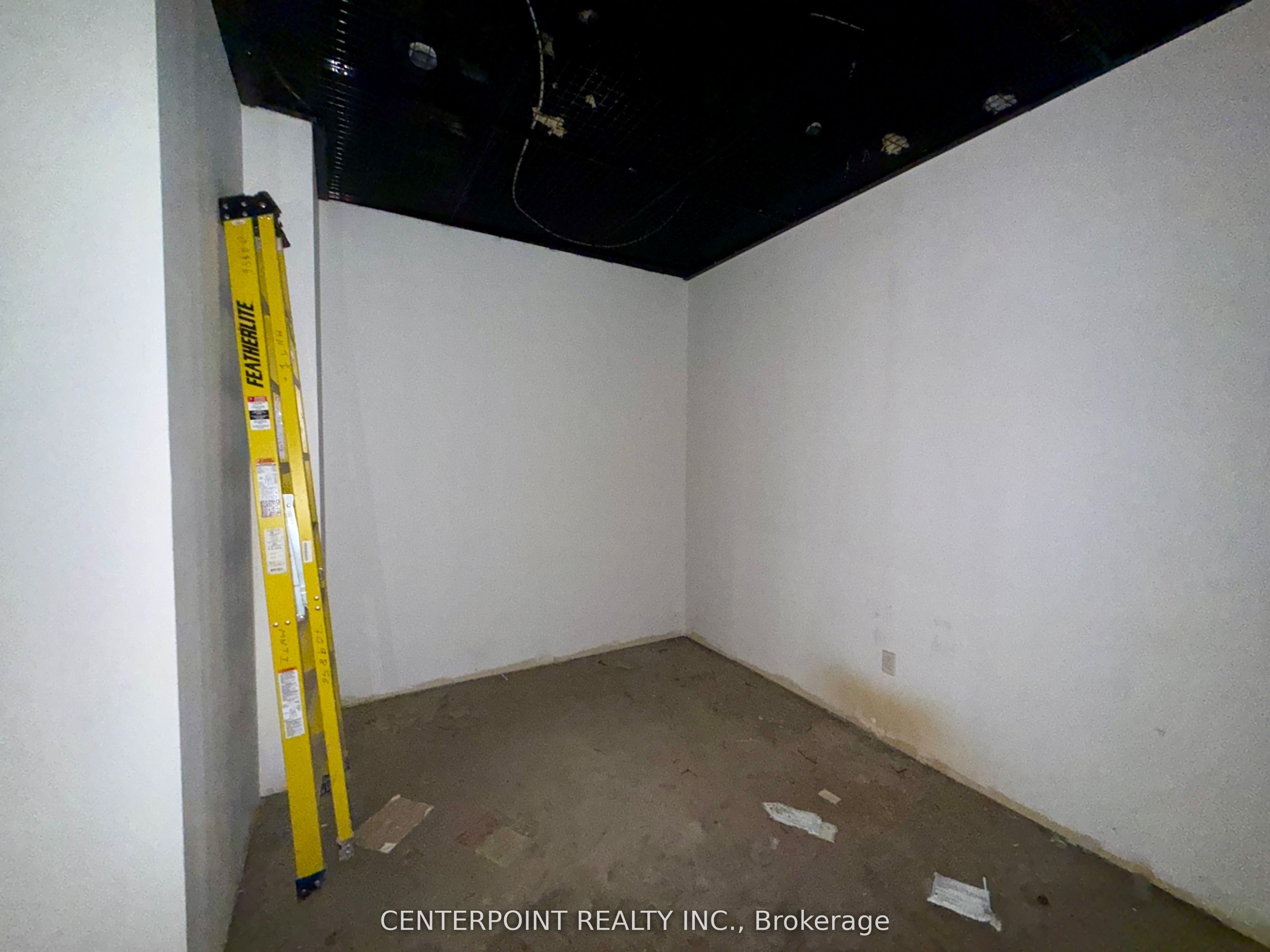 #49 - 384 Yonge Street Property Photo 5