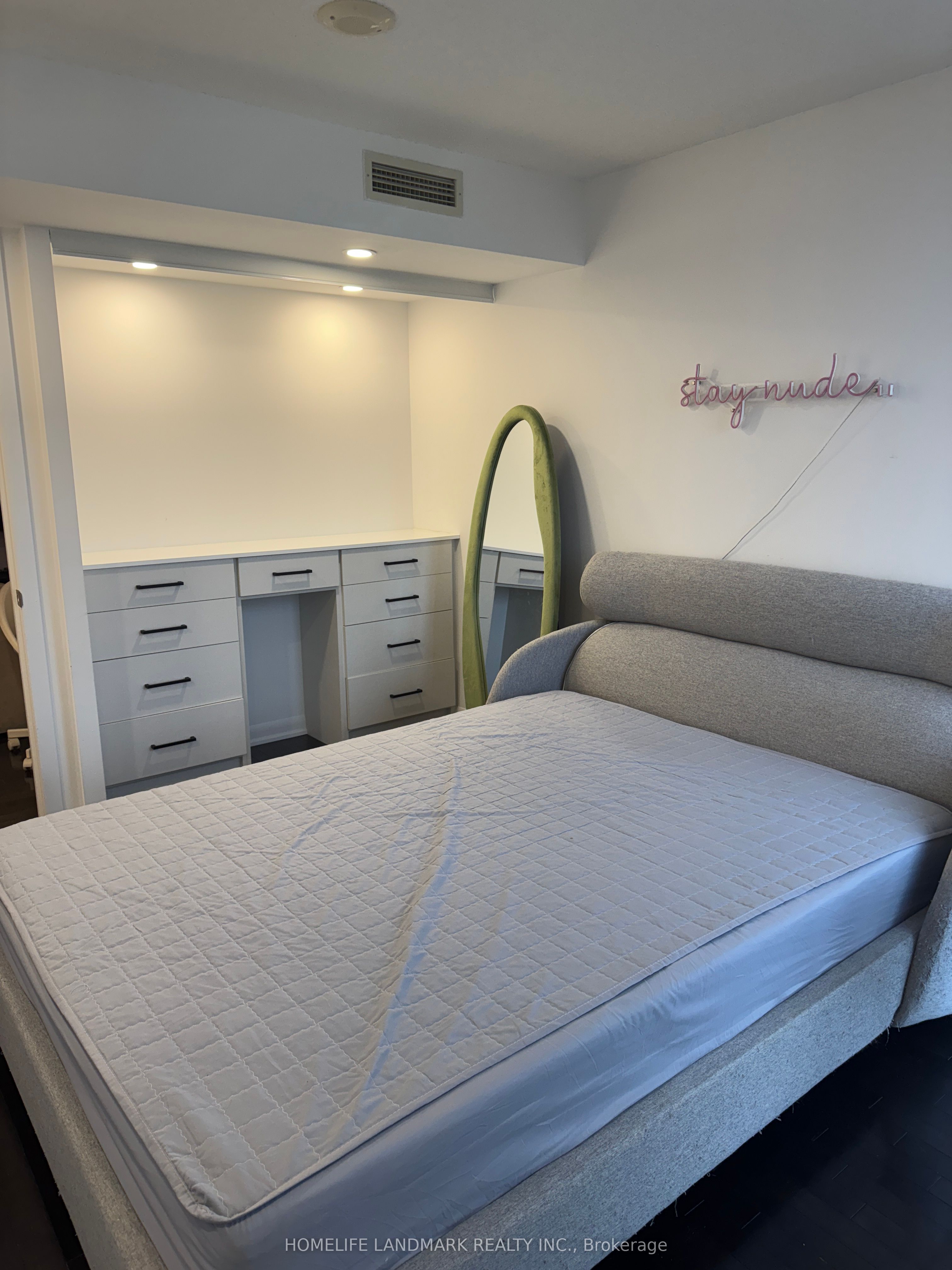5791 Yonge Street 2107 Property Photo 4